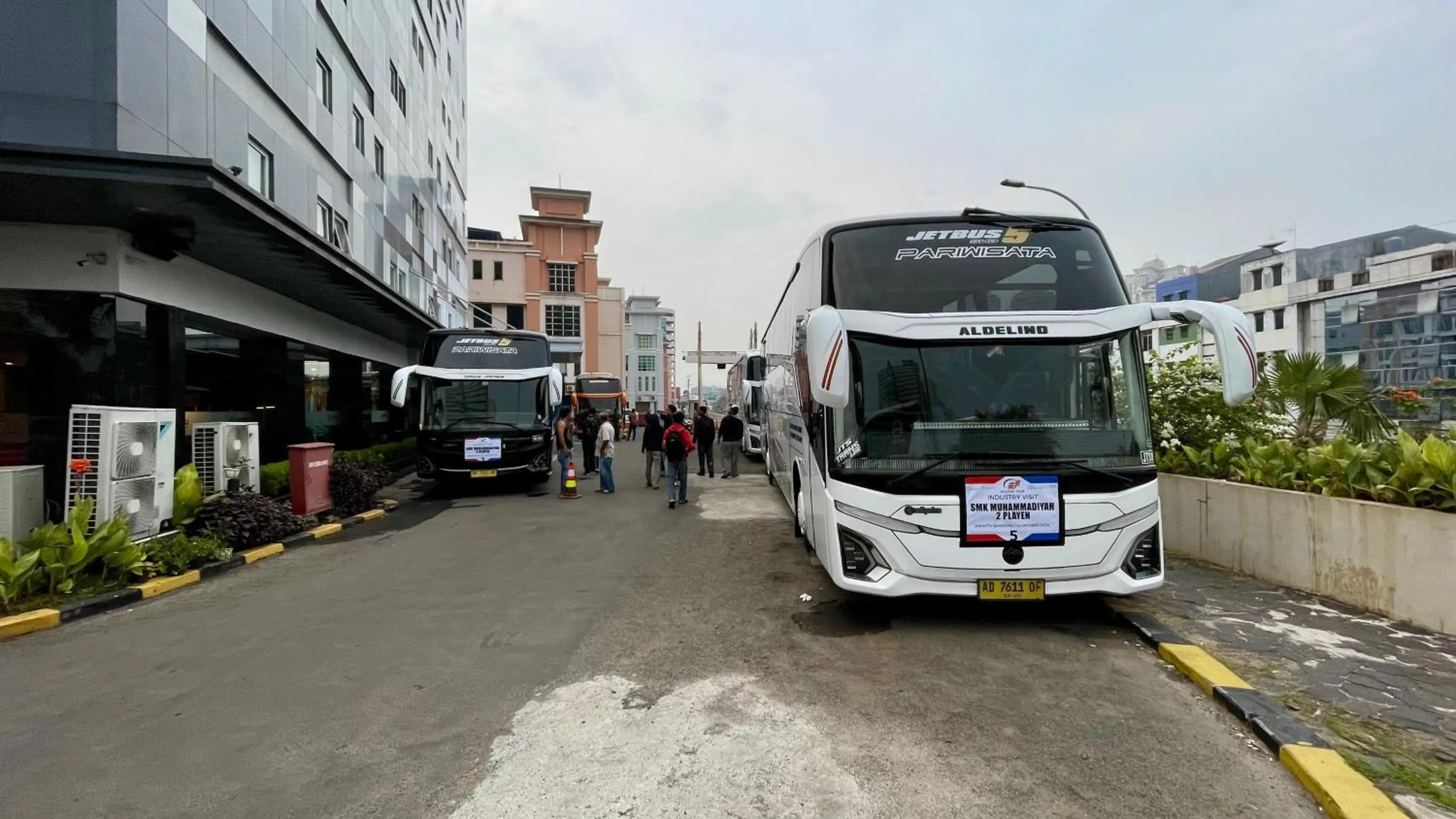 Parking in HORU HOTEL MANGGA DUA SQUARE