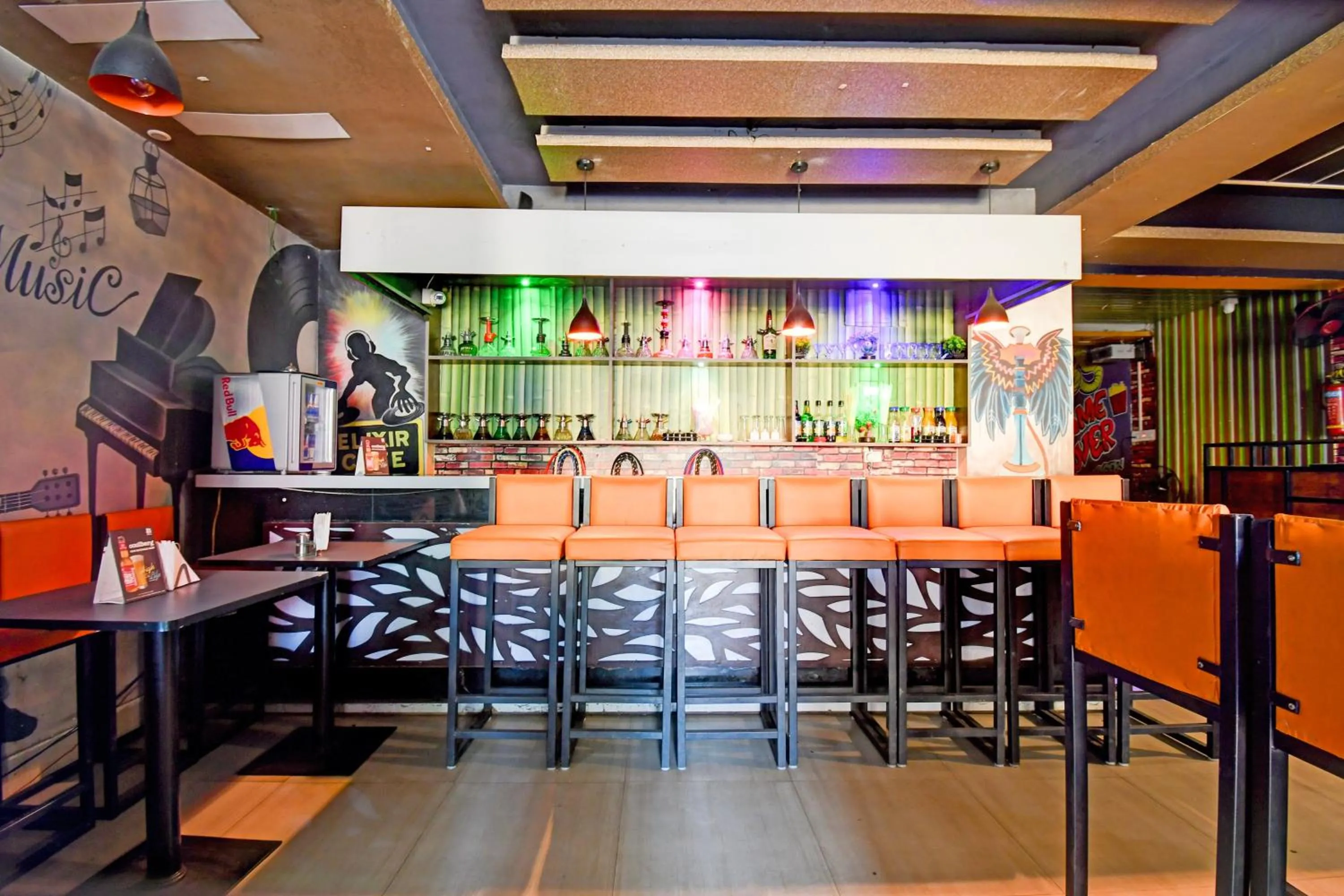 Restaurant/places to eat in Hotel O by OYO Elixir