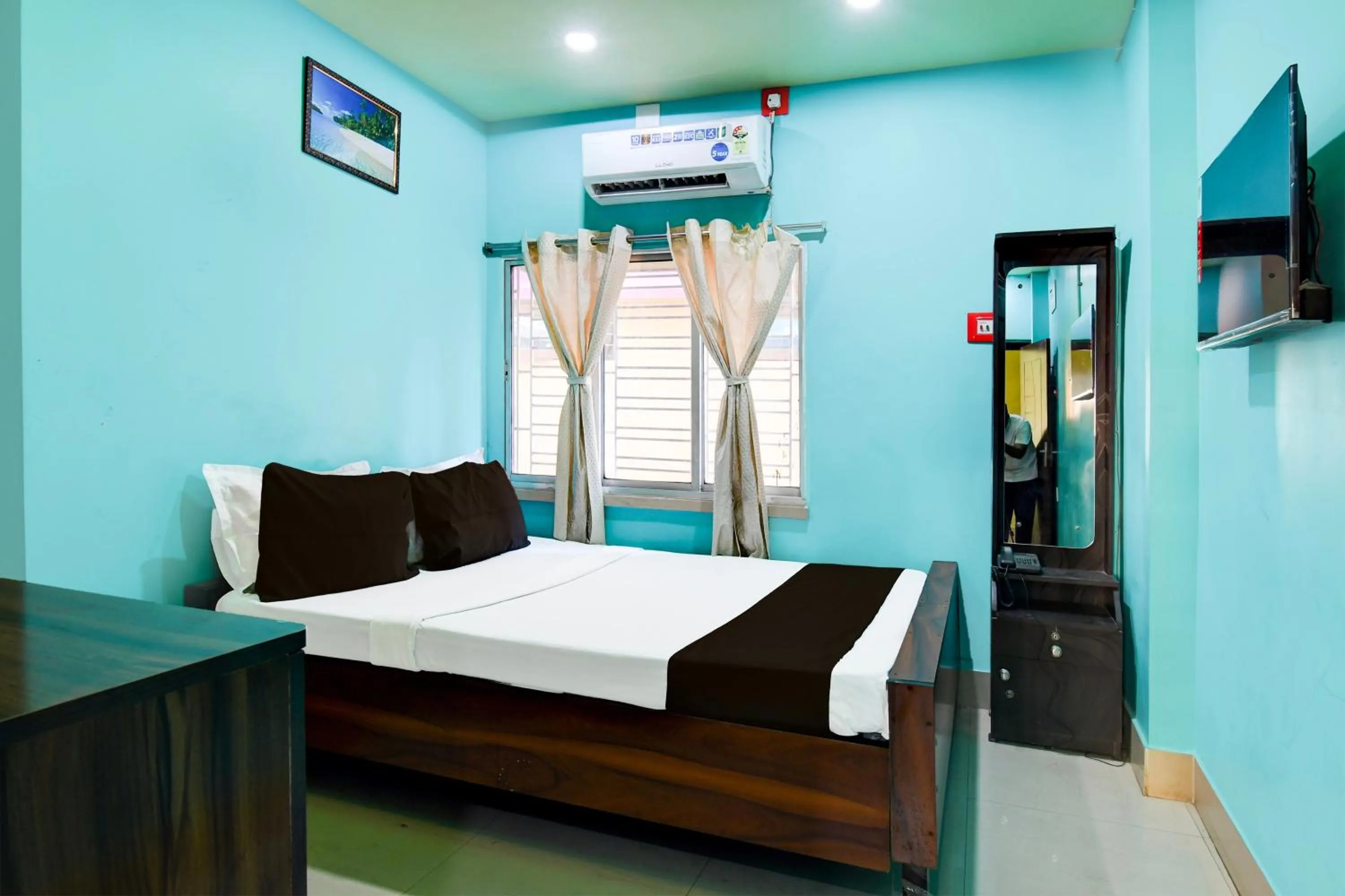 Bedroom, Bed in Hotel O by OYO Elixir