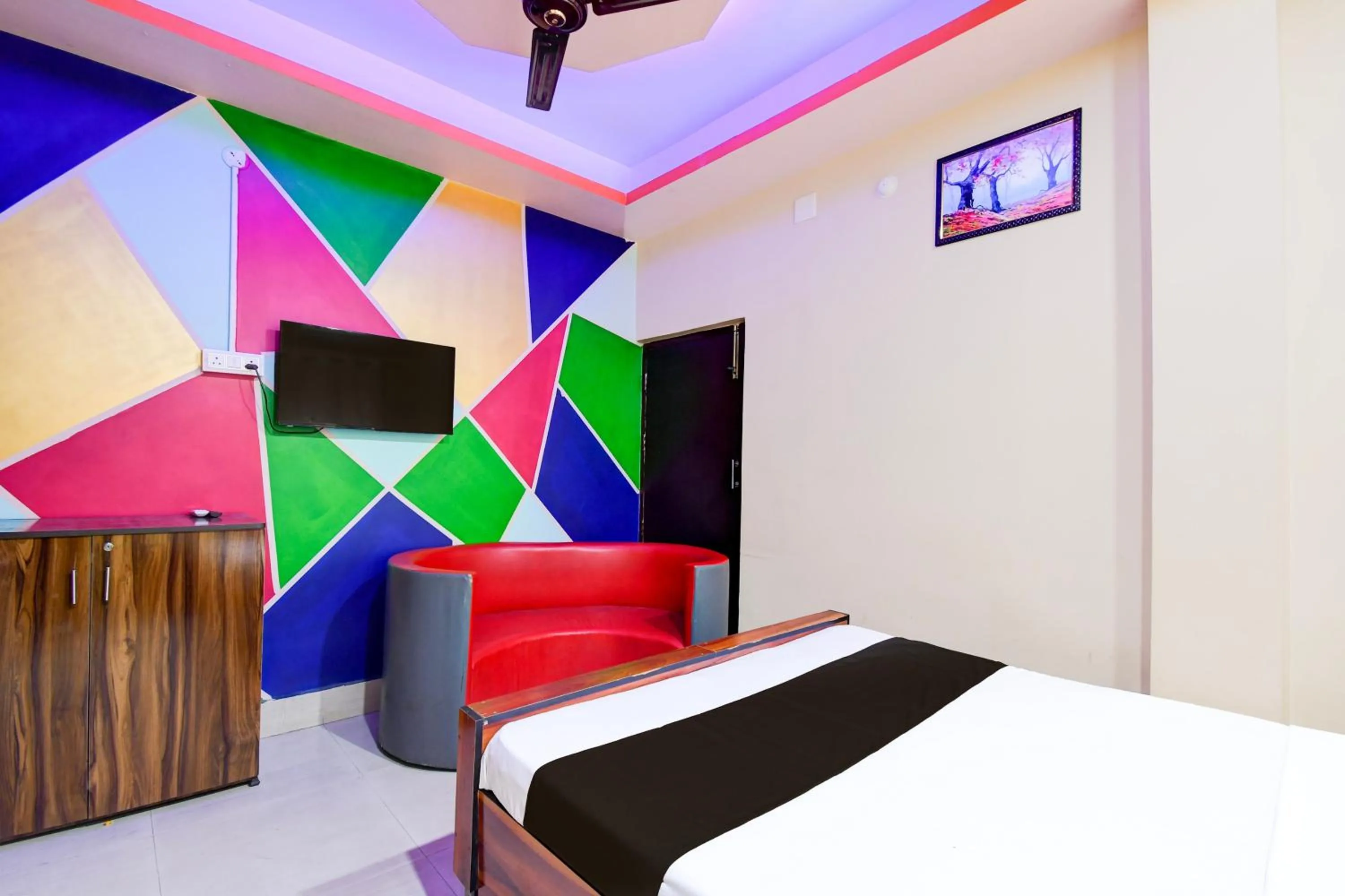 Bedroom, Bed in Hotel O by OYO Elixir