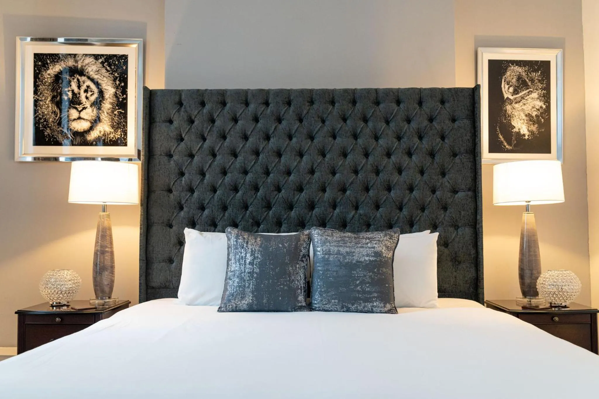 Bed in Boars Head Hotel