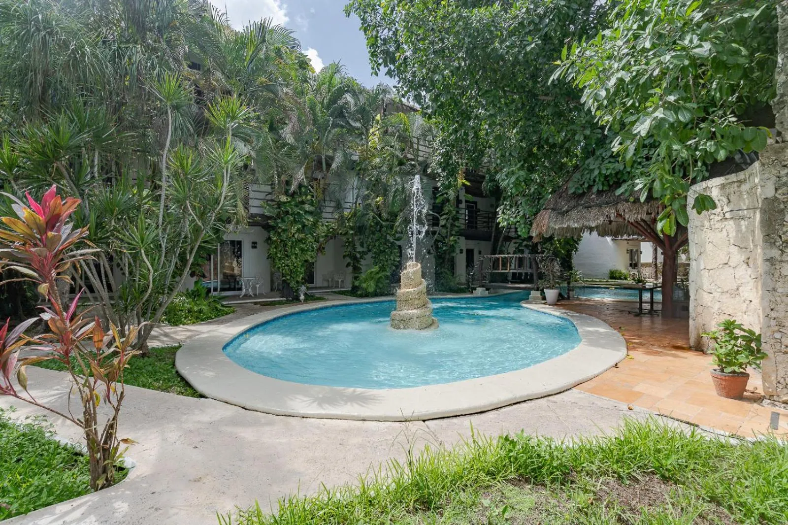 Property building in Mayan Art Hotel 10 avenue