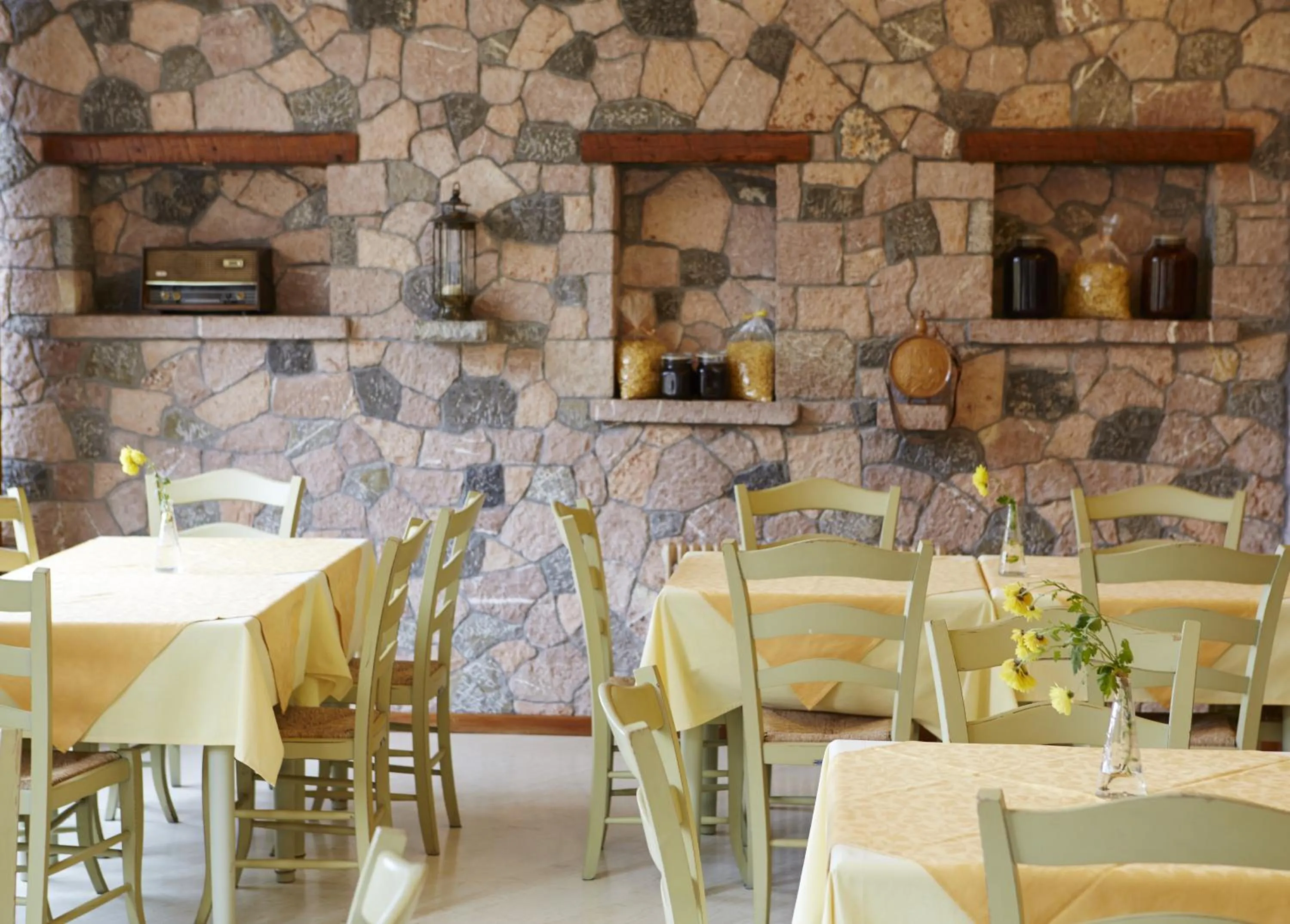 Restaurant/places to eat in To Balkoni tis Agorianis