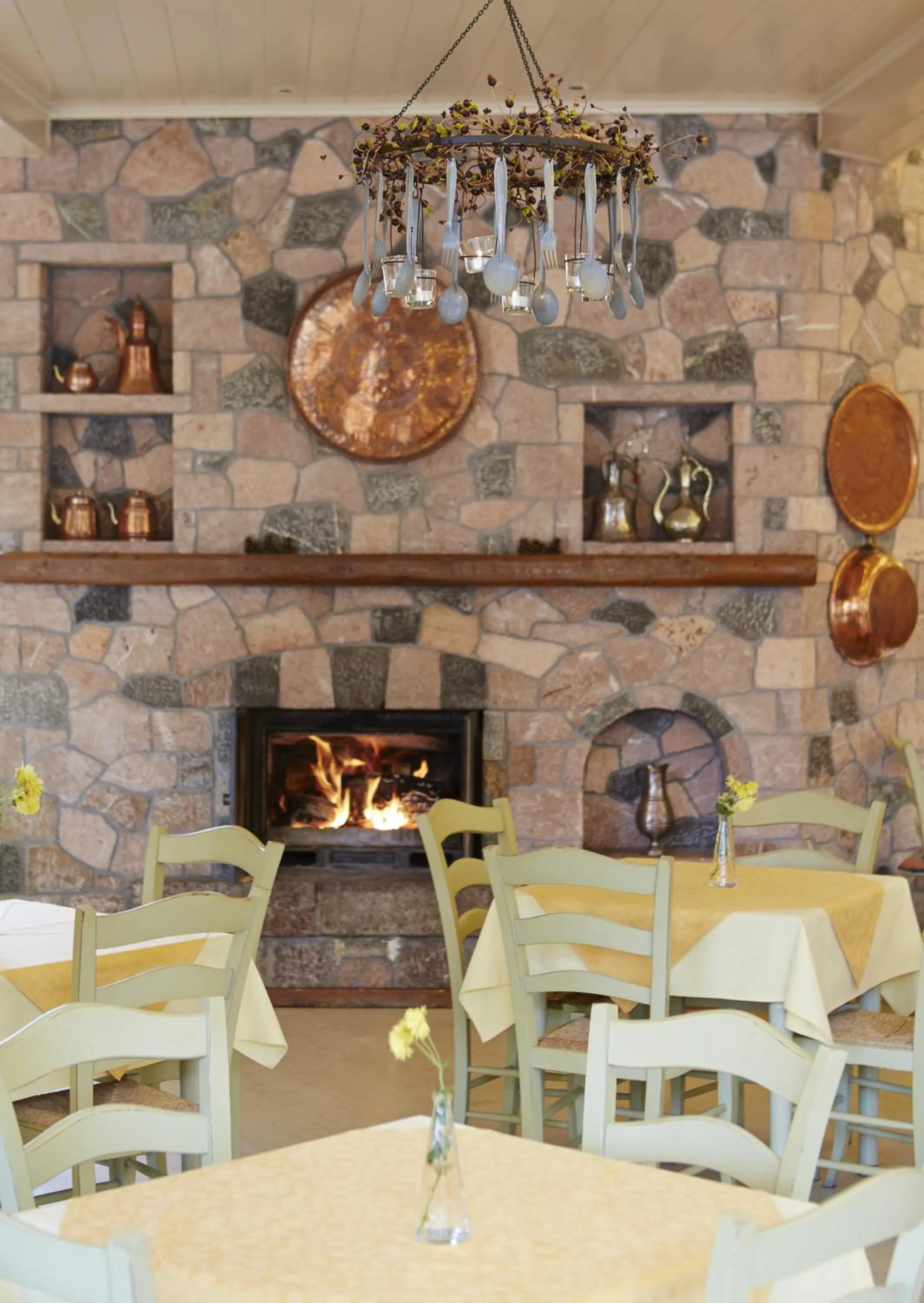 Restaurant/places to eat in To Balkoni tis Agorianis