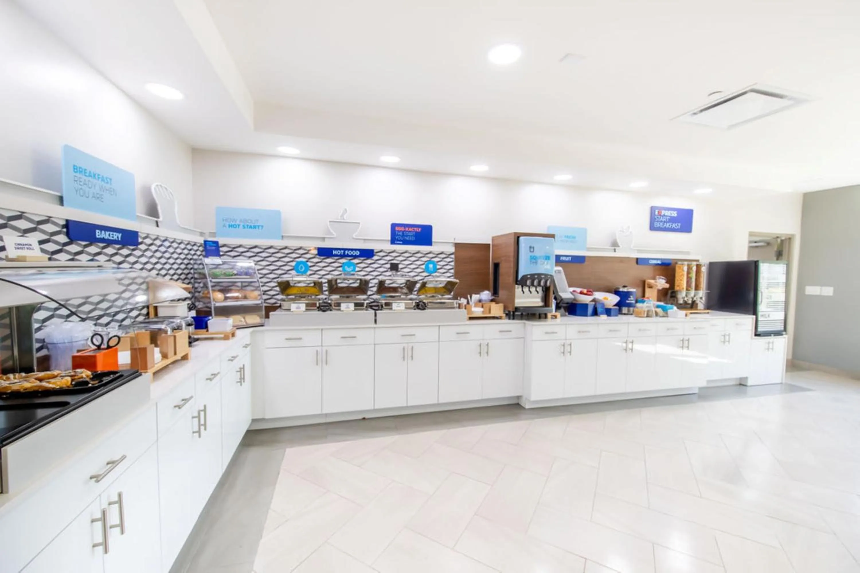 Breakfast in Holiday Inn Express & Suites Clermont SE - West Orlando by IHG