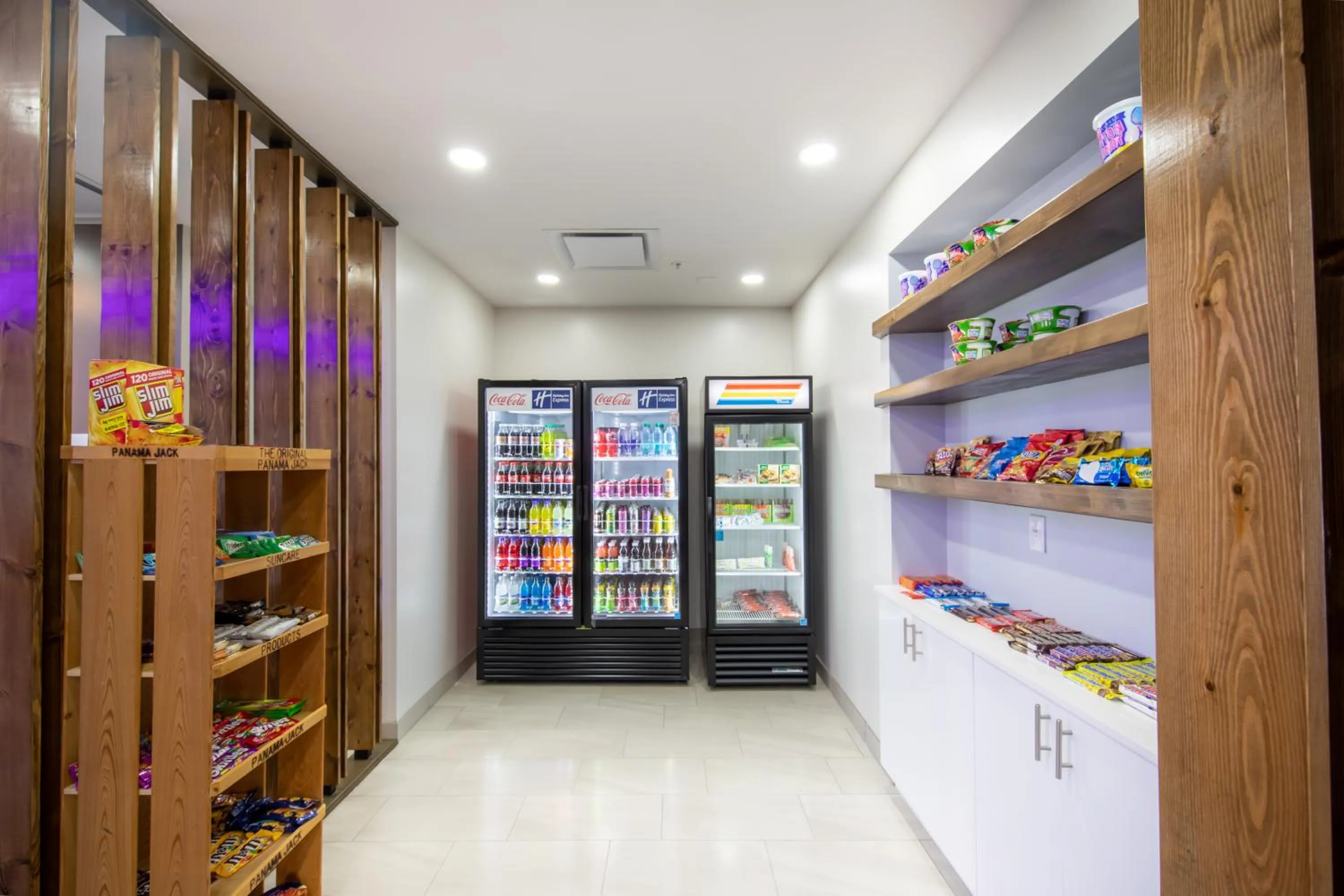 vending machine in Holiday Inn Express & Suites Clermont SE - West Orlando by IHG