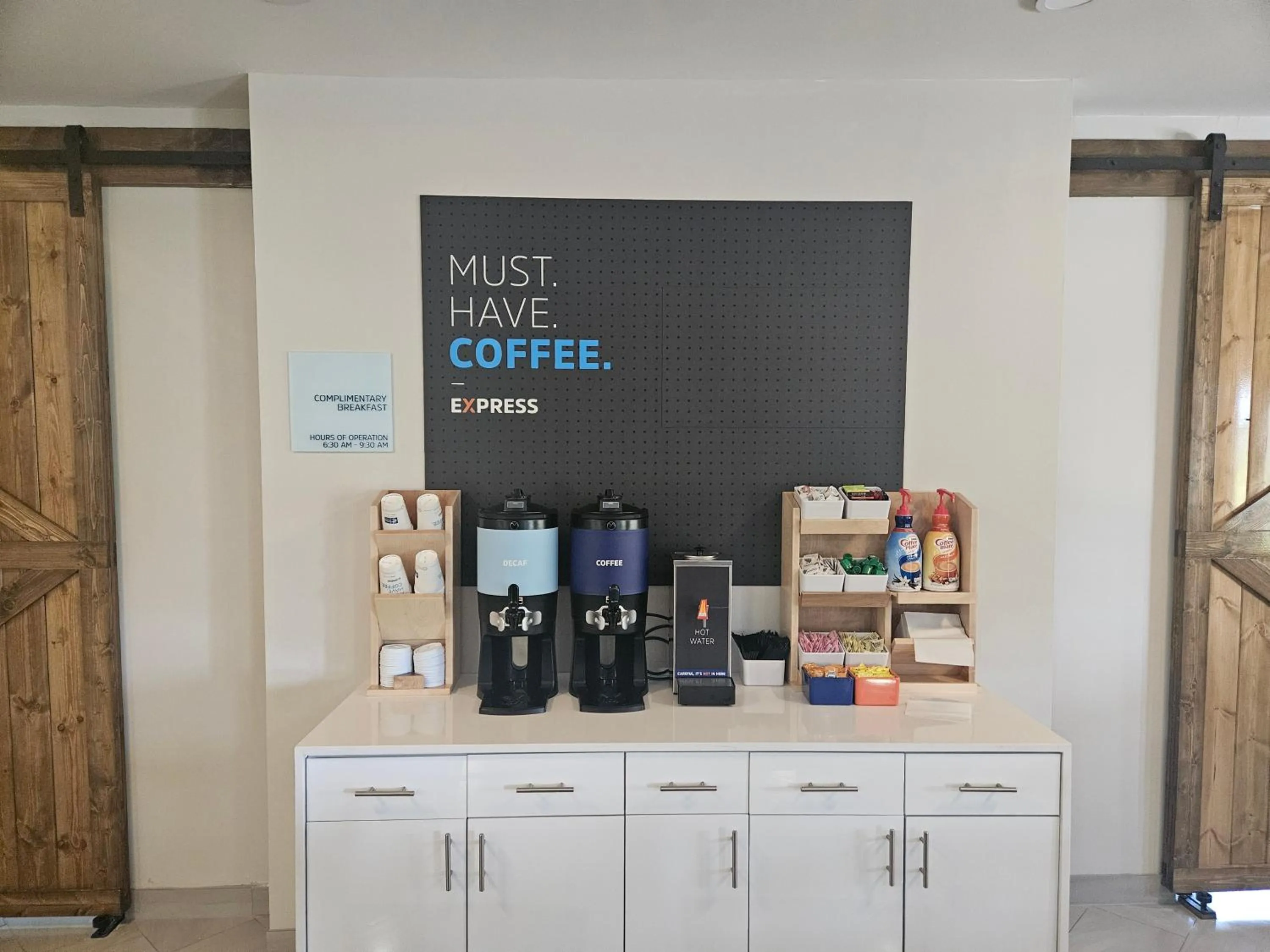 Coffee/tea facilities in Holiday Inn Express & Suites Clermont SE - West Orlando by IHG