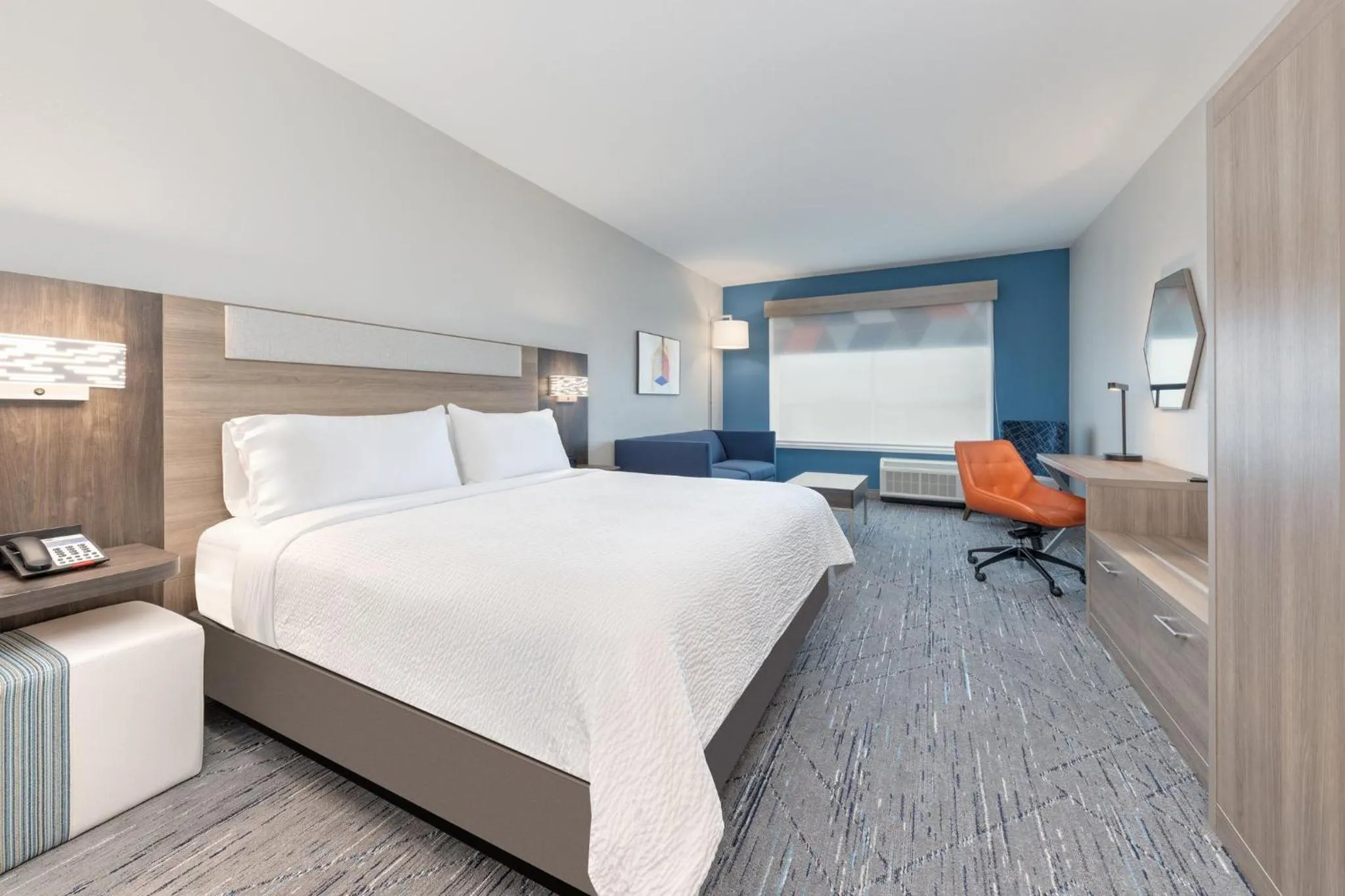 Photo of the whole room, Bed in Holiday Inn Express & Suites Austin Airport East by IHG