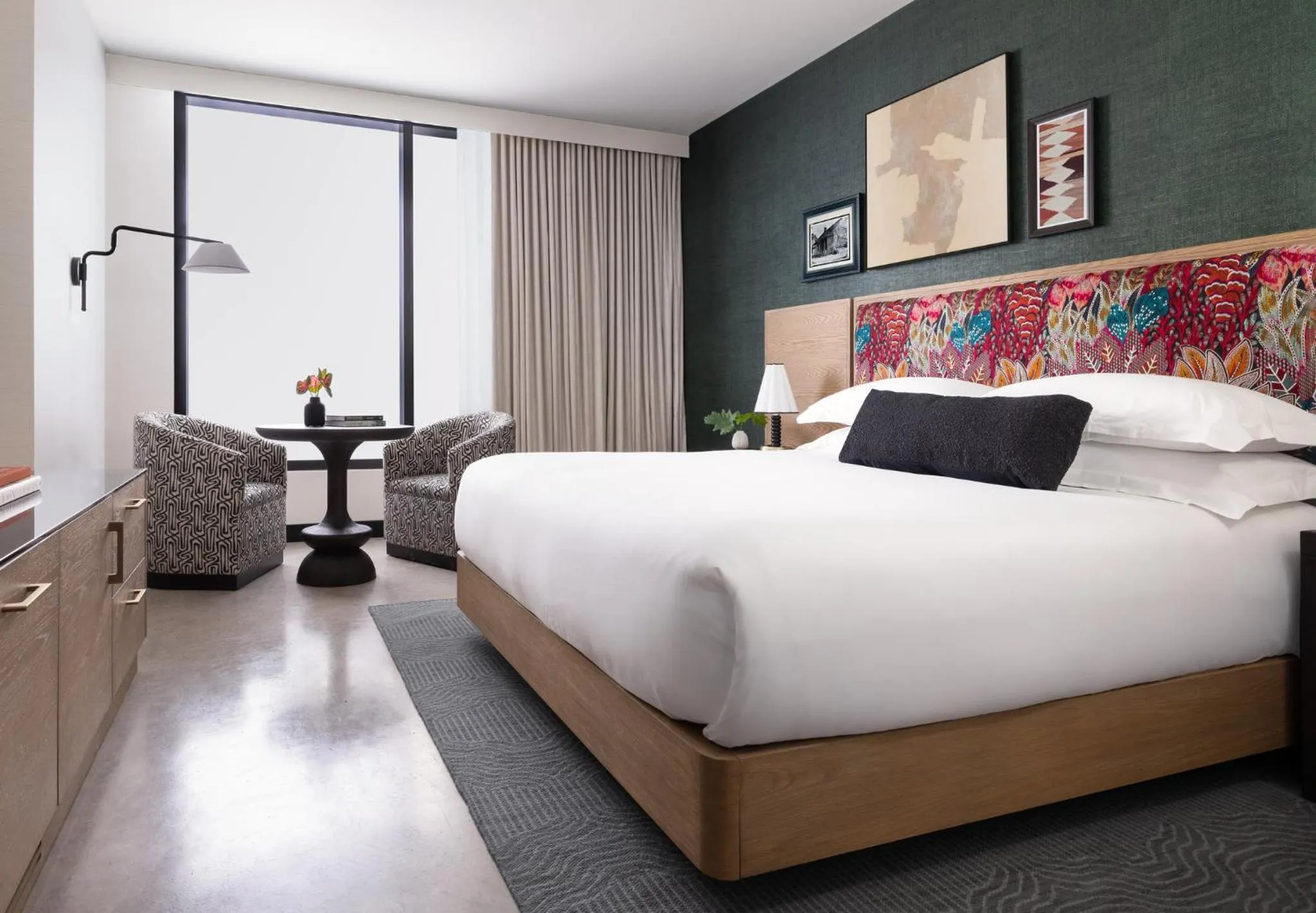 Photo of the whole room, Bed in Kimpton Santo San Antonio - Riverwalk by IHG