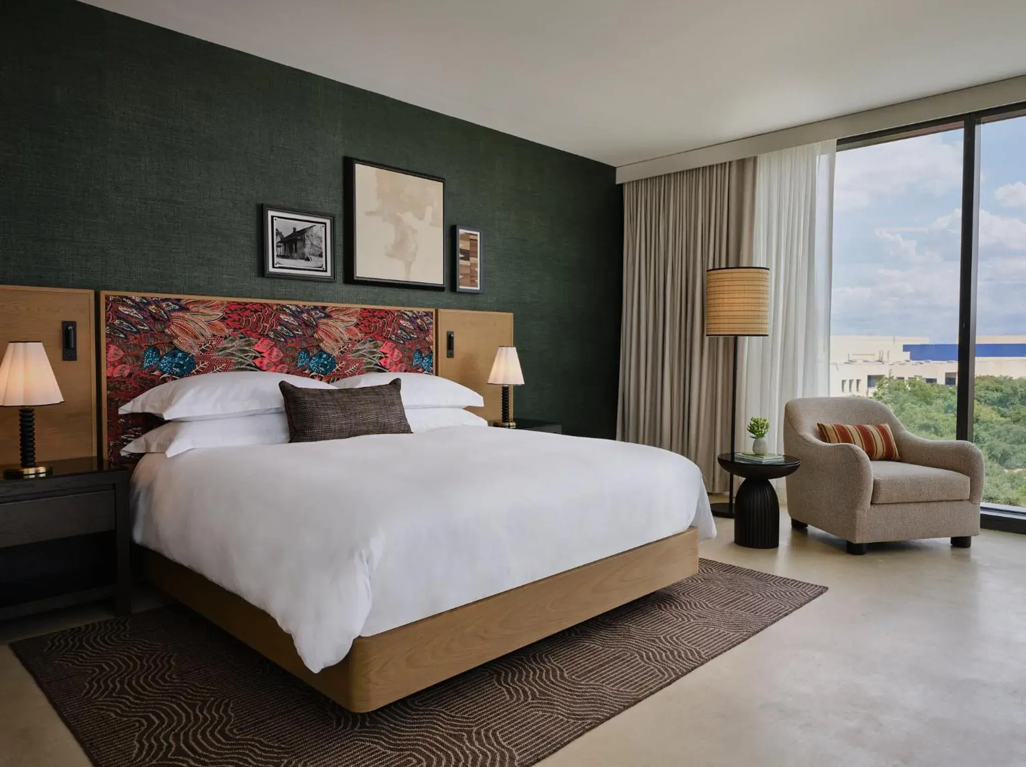 Premium King Room with Tub and Walk-In Shower in Kimpton Santo San Antonio - Riverwalk by IHG Premium King Room with Tub and Walk-In Shower in Kimpton Santo San Antonio - Riverwalk by IHG