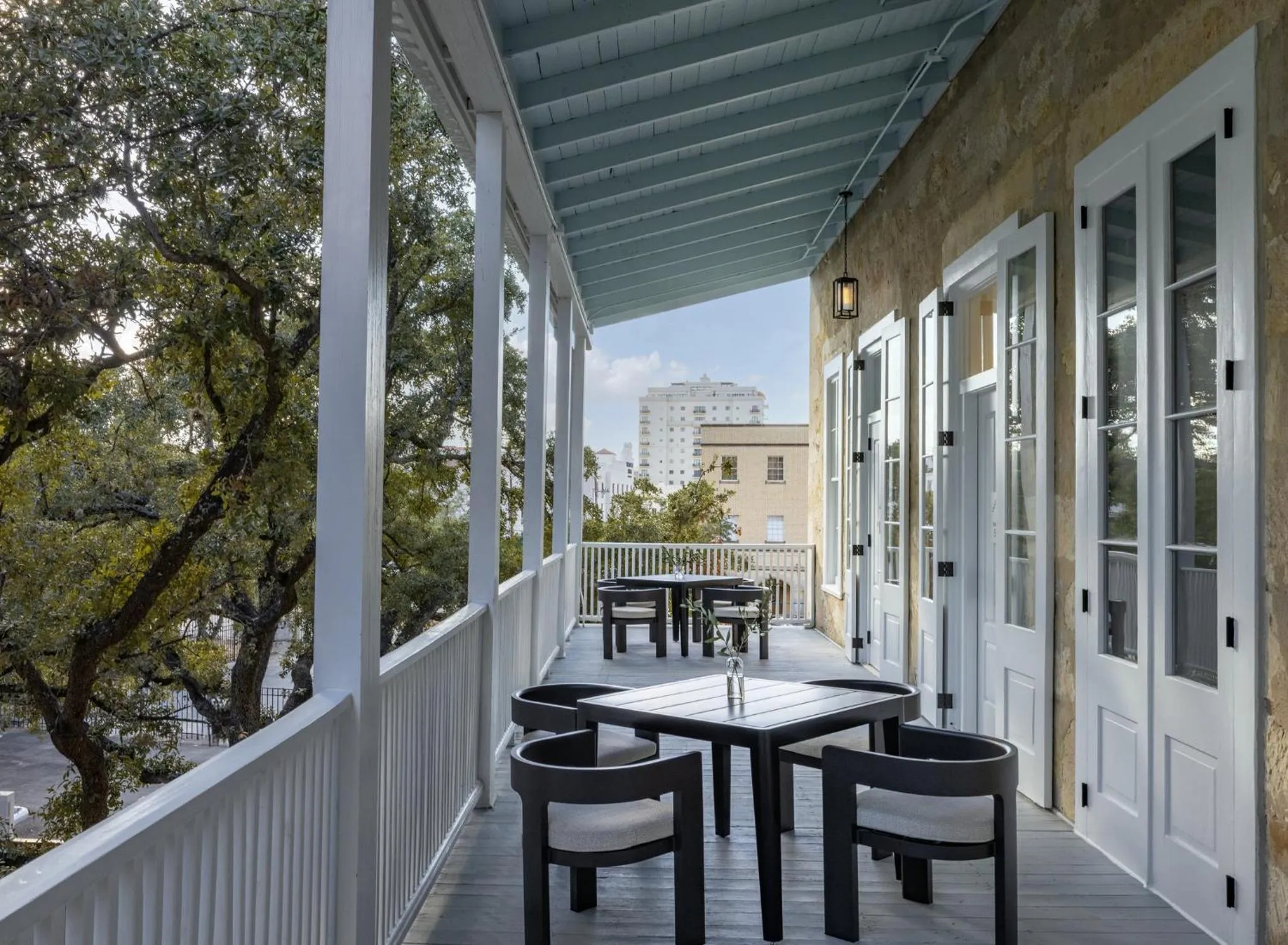 Photo of the whole room in Kimpton Santo San Antonio - Riverwalk by IHG