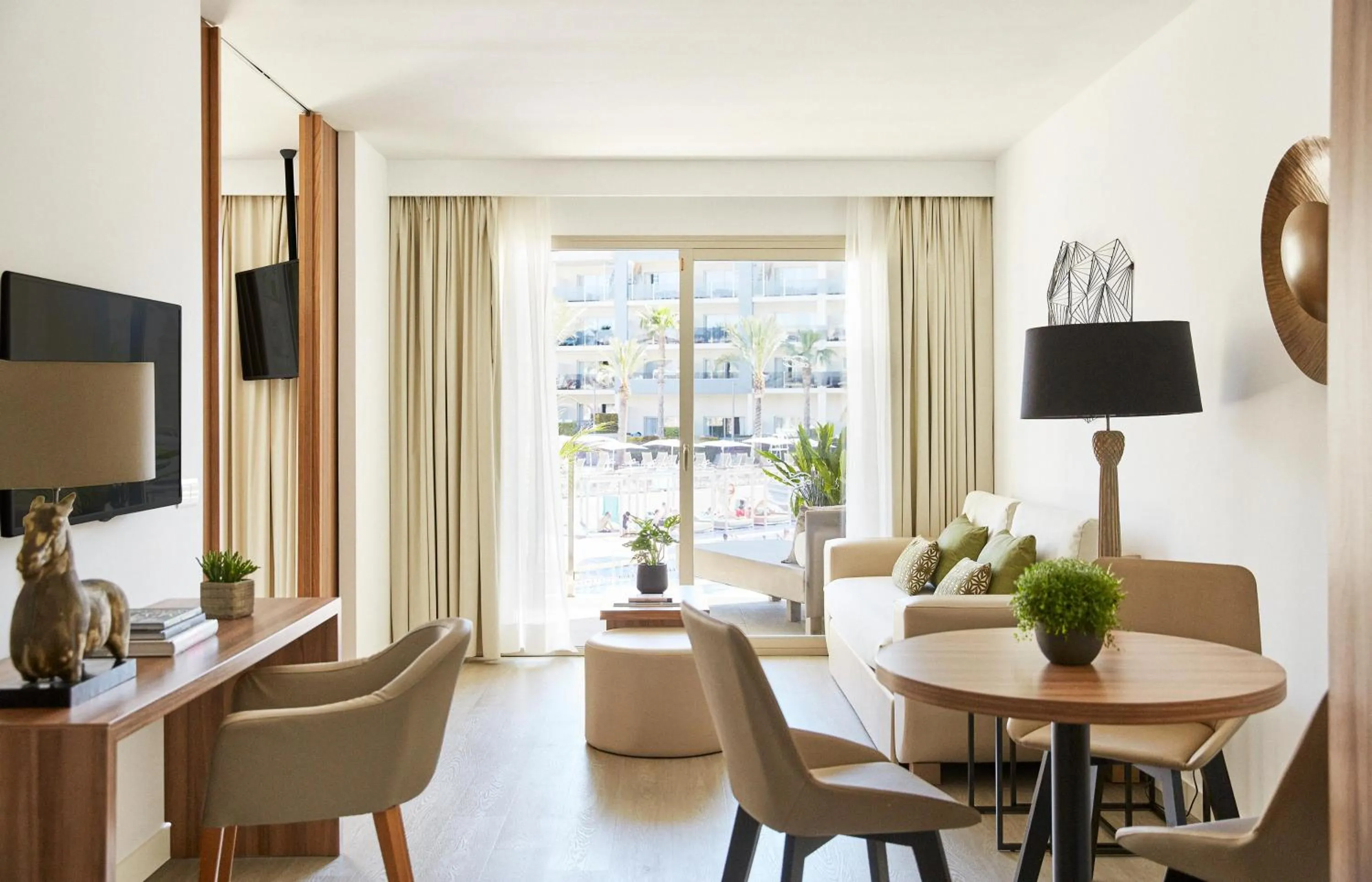 Photo of the whole room in Zafiro Palace Alcudia