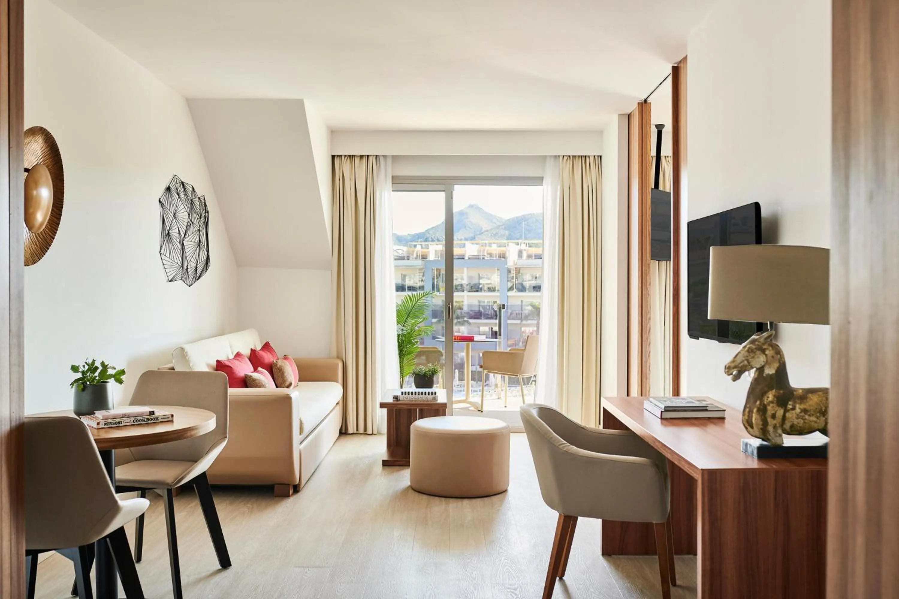 Photo of the whole room in Zafiro Palace Alcudia