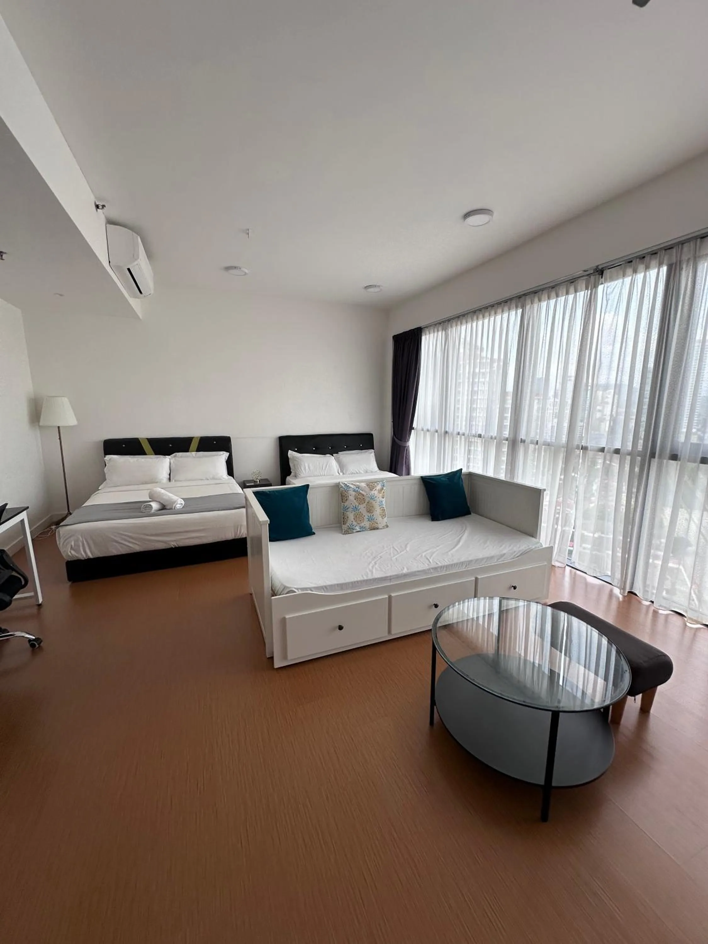 Photo of the whole room in Homoto Petaling Jaya