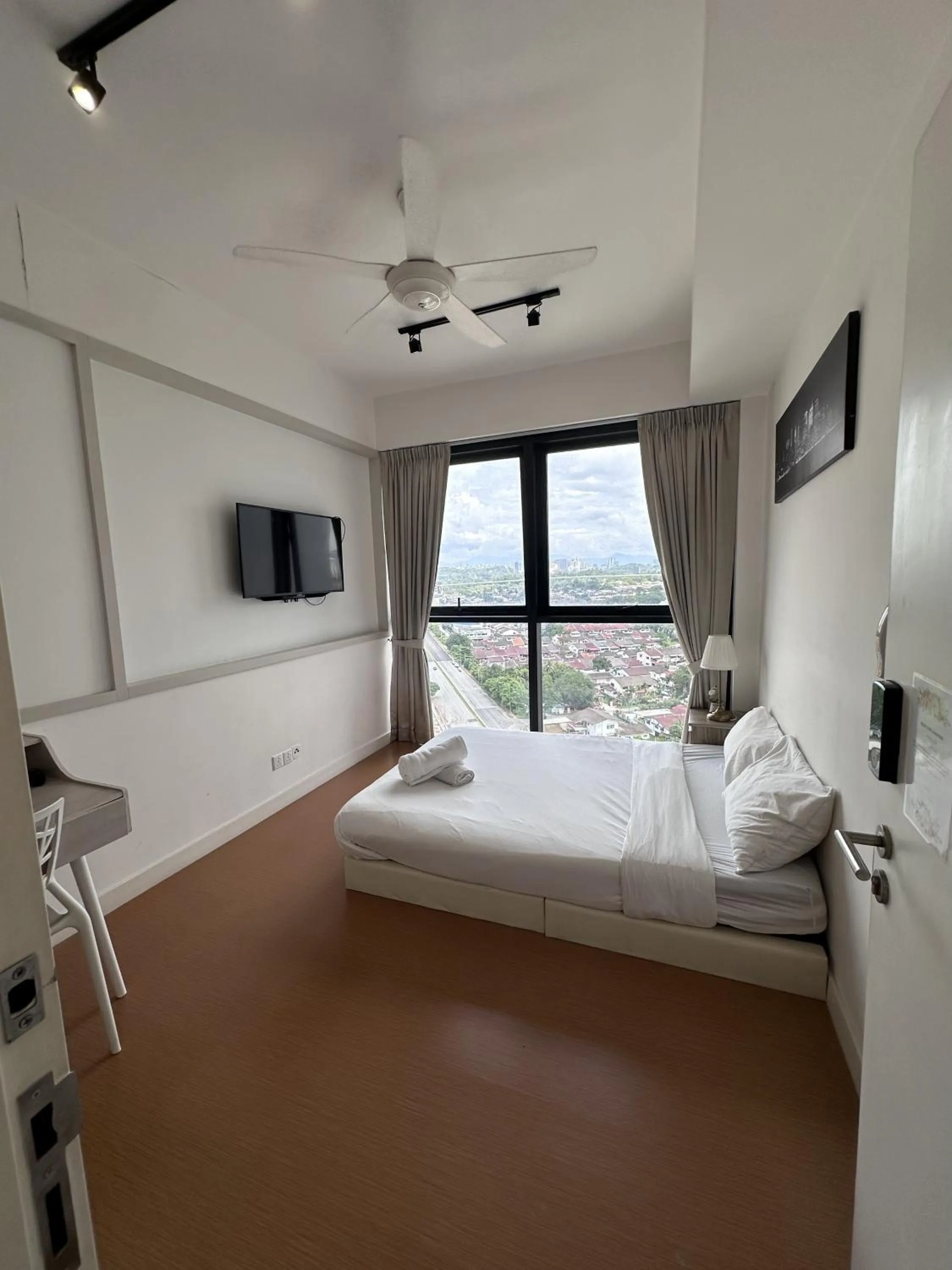 Photo of the whole room in Homoto Petaling Jaya