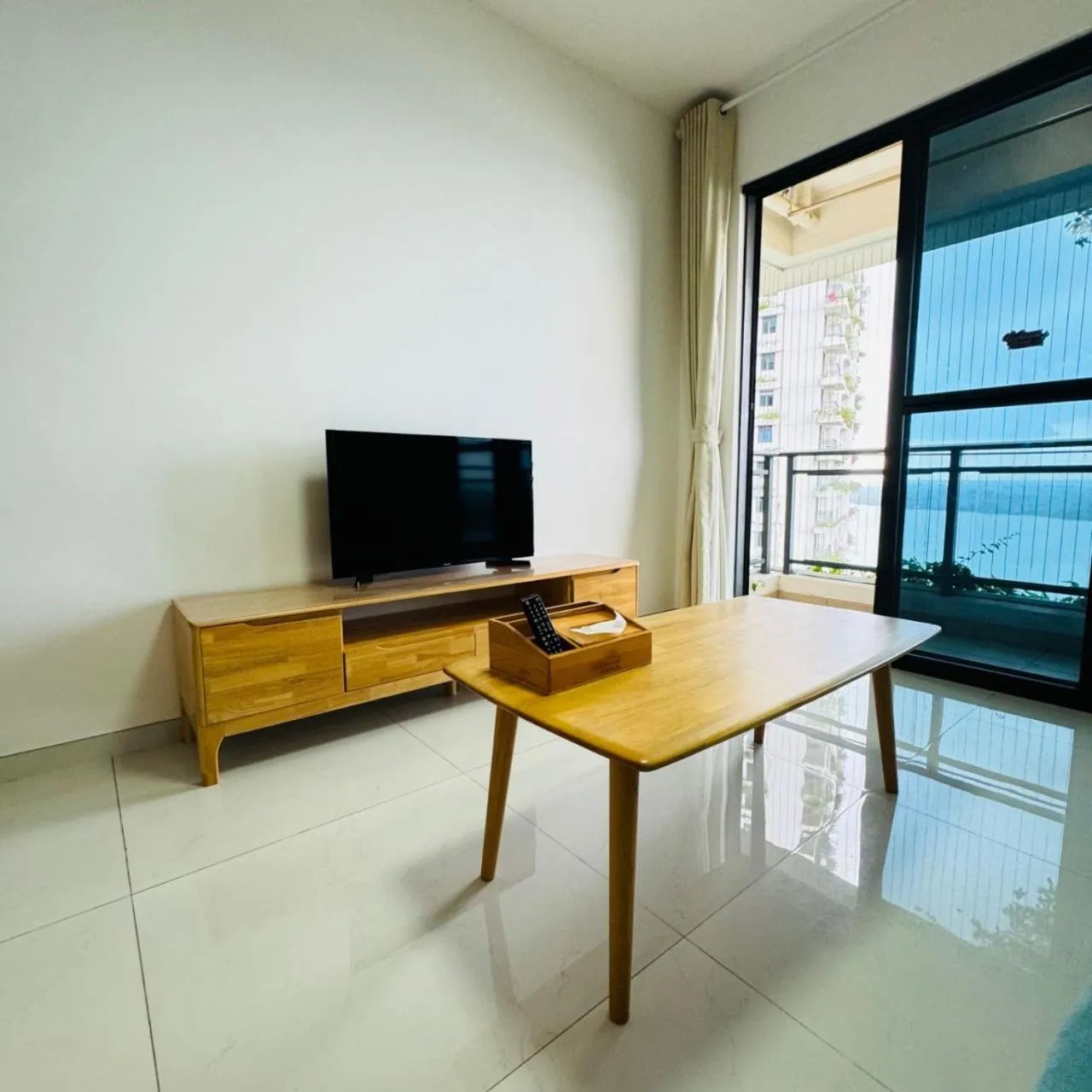 Seaview 2B1R 5pax Condo Forest City 1G-1608