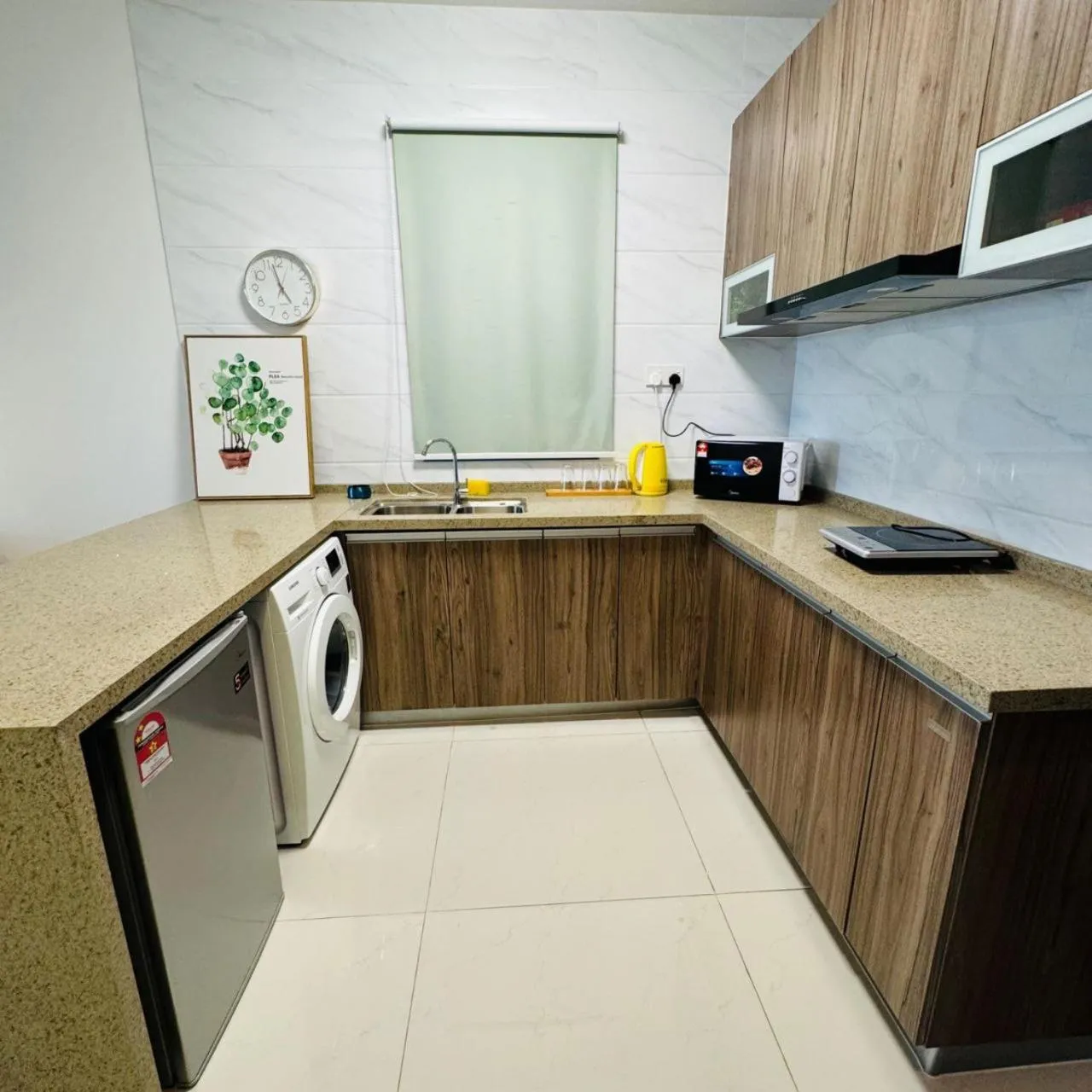 Seaview 2B1R 5pax Condo Forest City 1G-1608