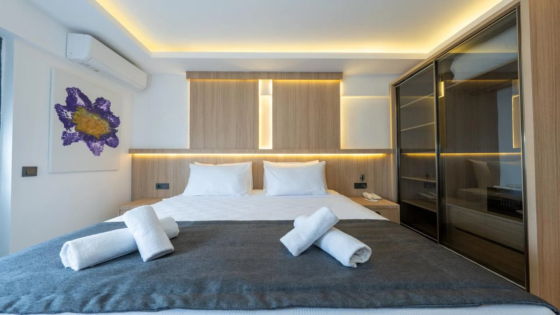 locker, Bed in Skykhan Otel