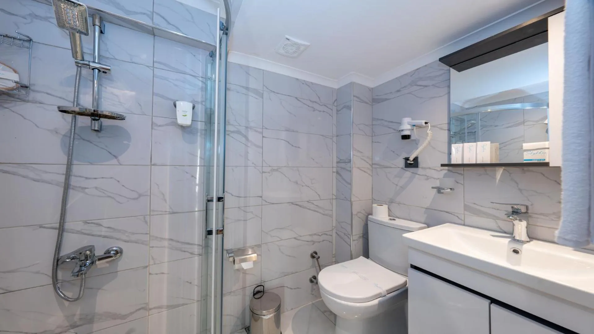 towels in Skykhan Otel