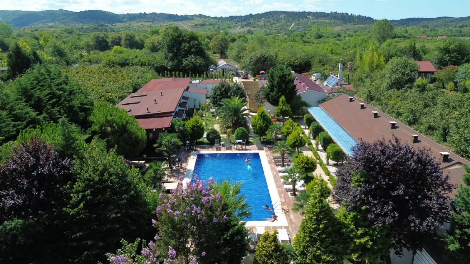 Property building in 216 North Hotel