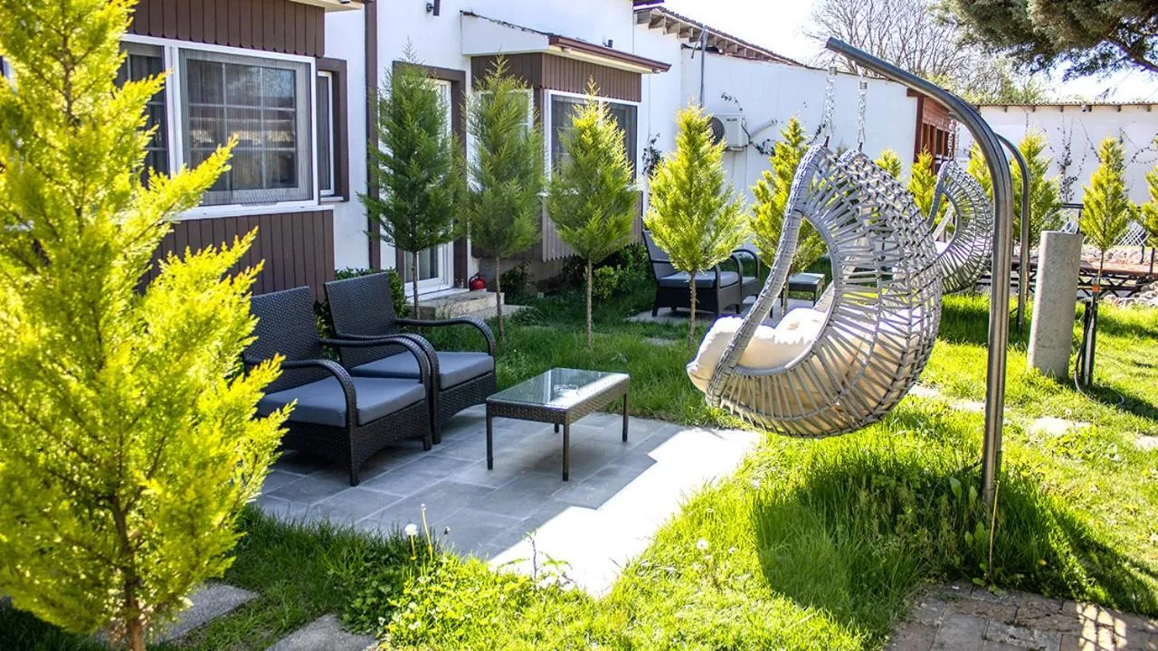 Garden in 216 North Hotel