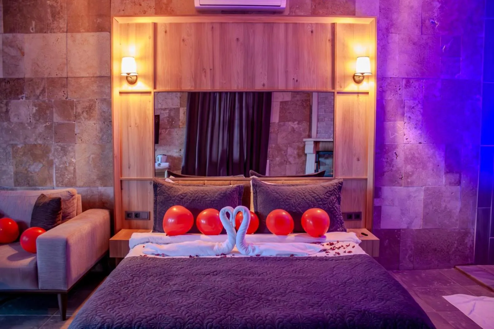 Bed in 216 North Hotel