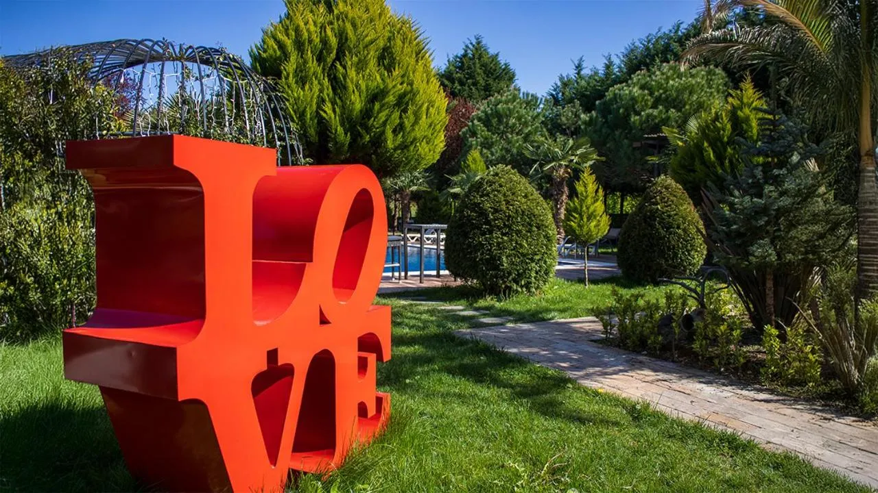 Garden in 216 North Hotel