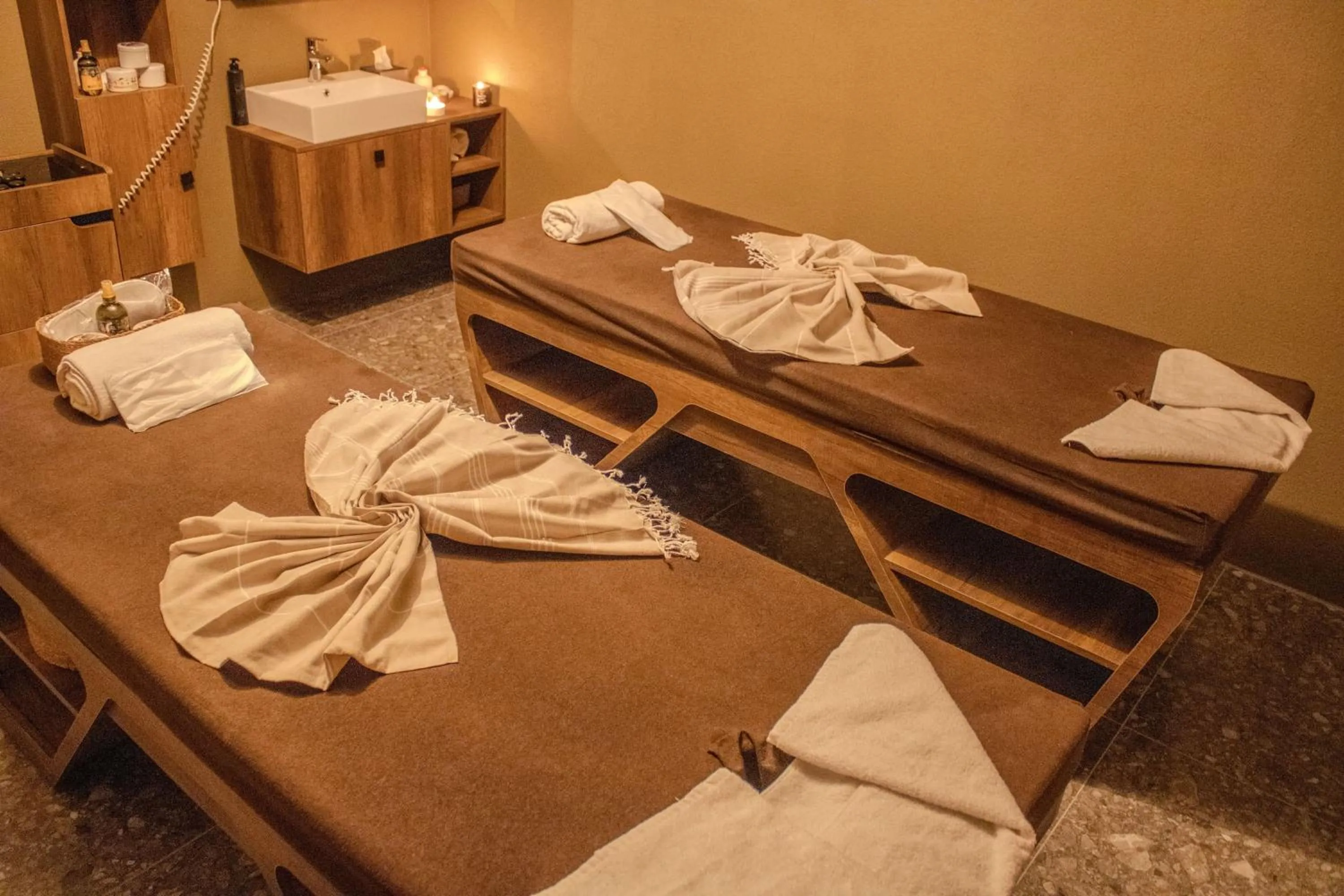 Sauna, Bed in 216 North Hotel