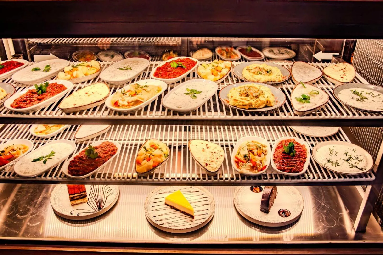 Restaurant/places to eat in 216 North Hotel