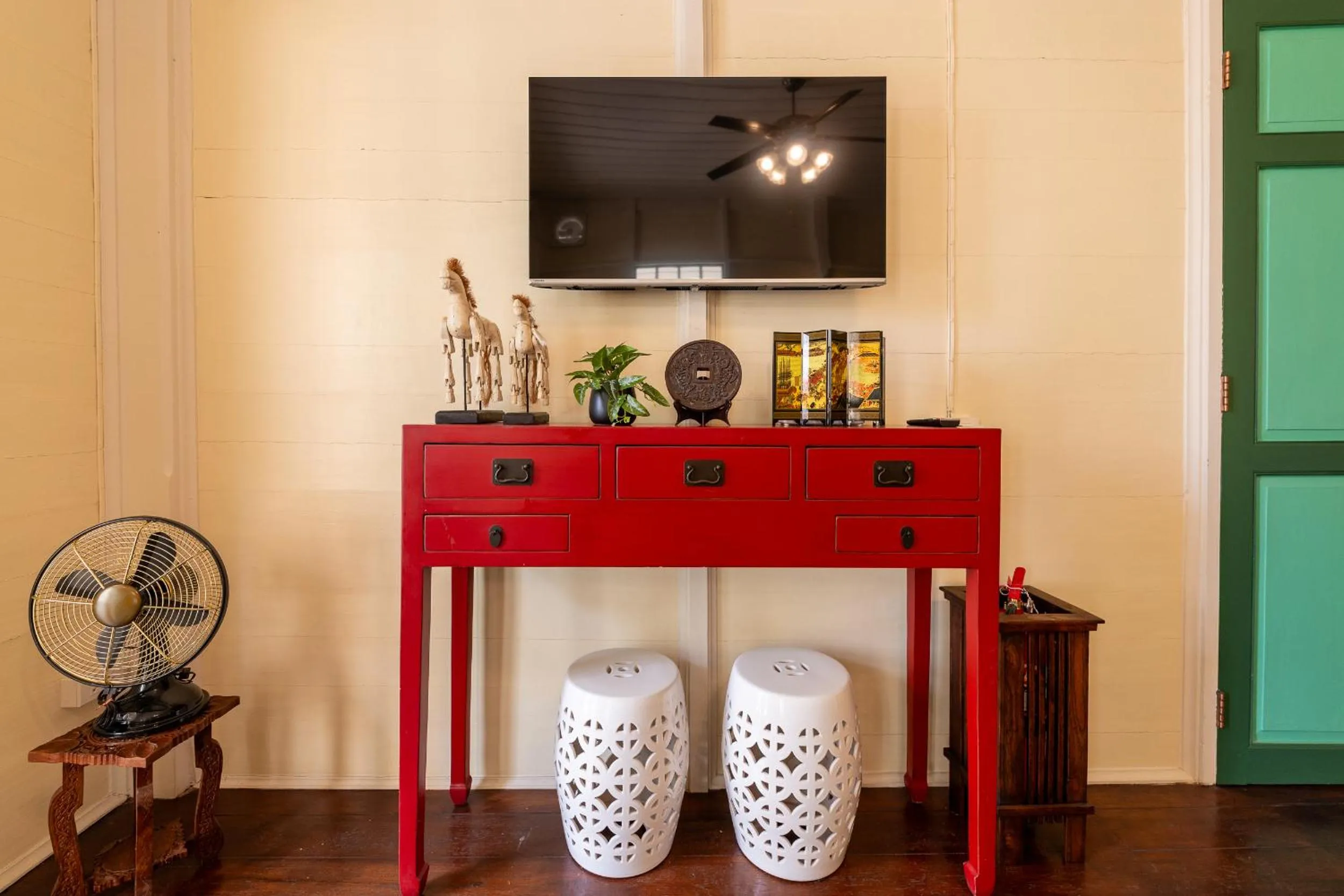 Communal lounge/ TV room in Wallaya Heritage Stay