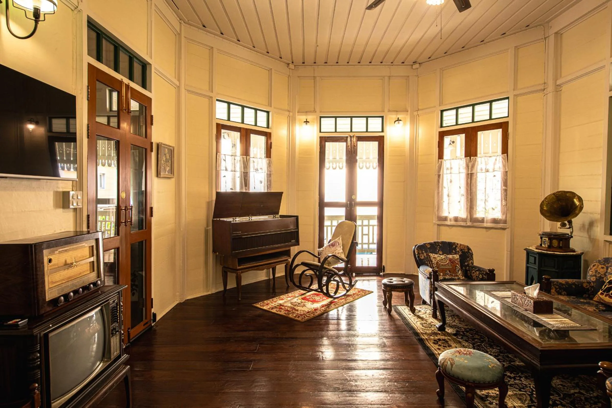 Communal lounge/ TV room in Wallaya Heritage Stay