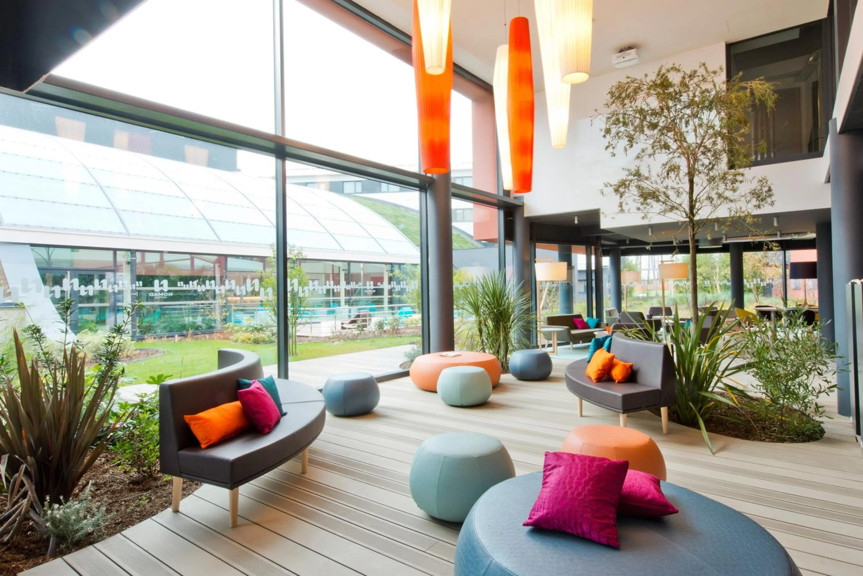 Lounge or bar in Nomad Paris Roissy CDG