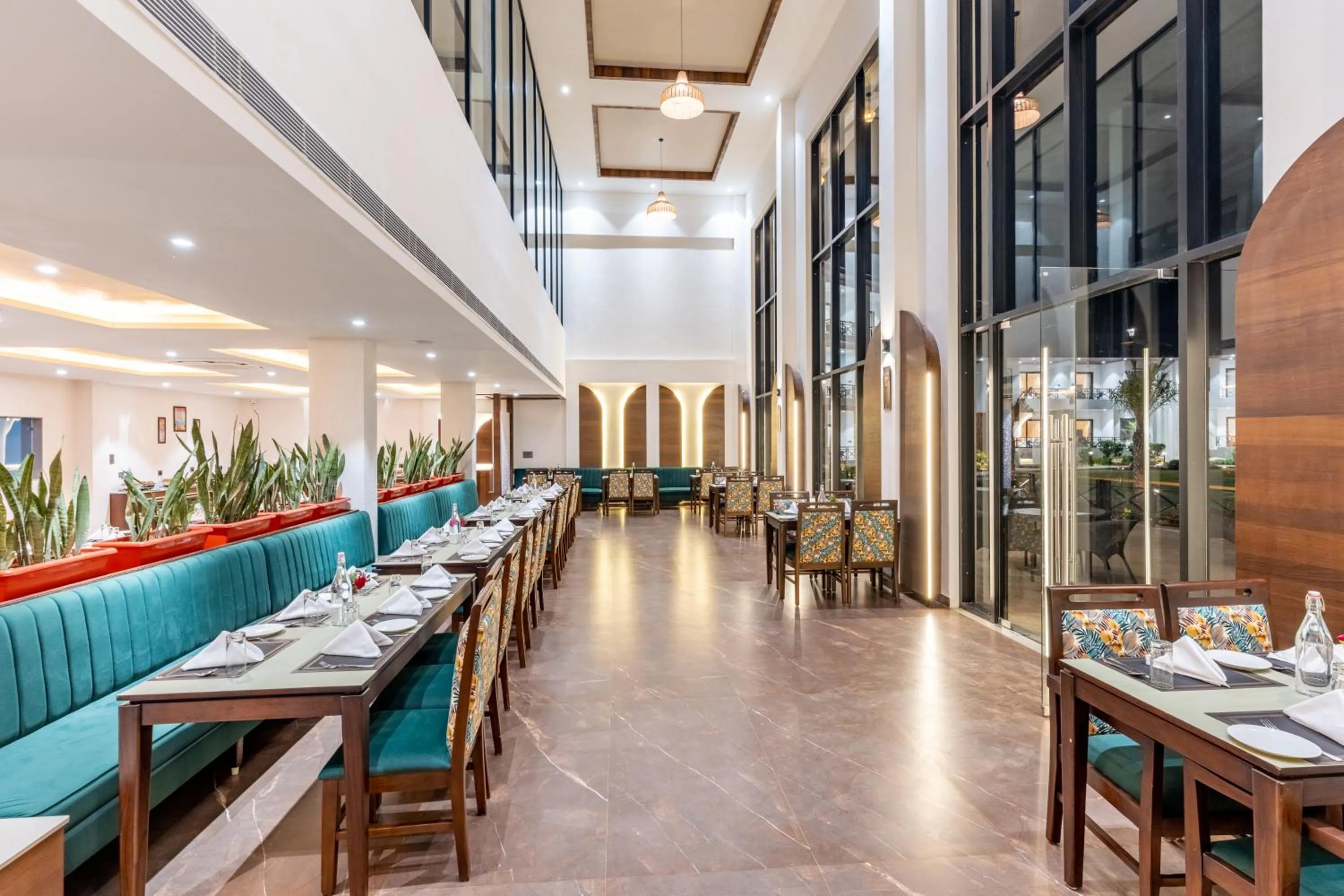 Restaurant/places to eat in Shervani Pebbles & Pines Resort & Spa, Corbett