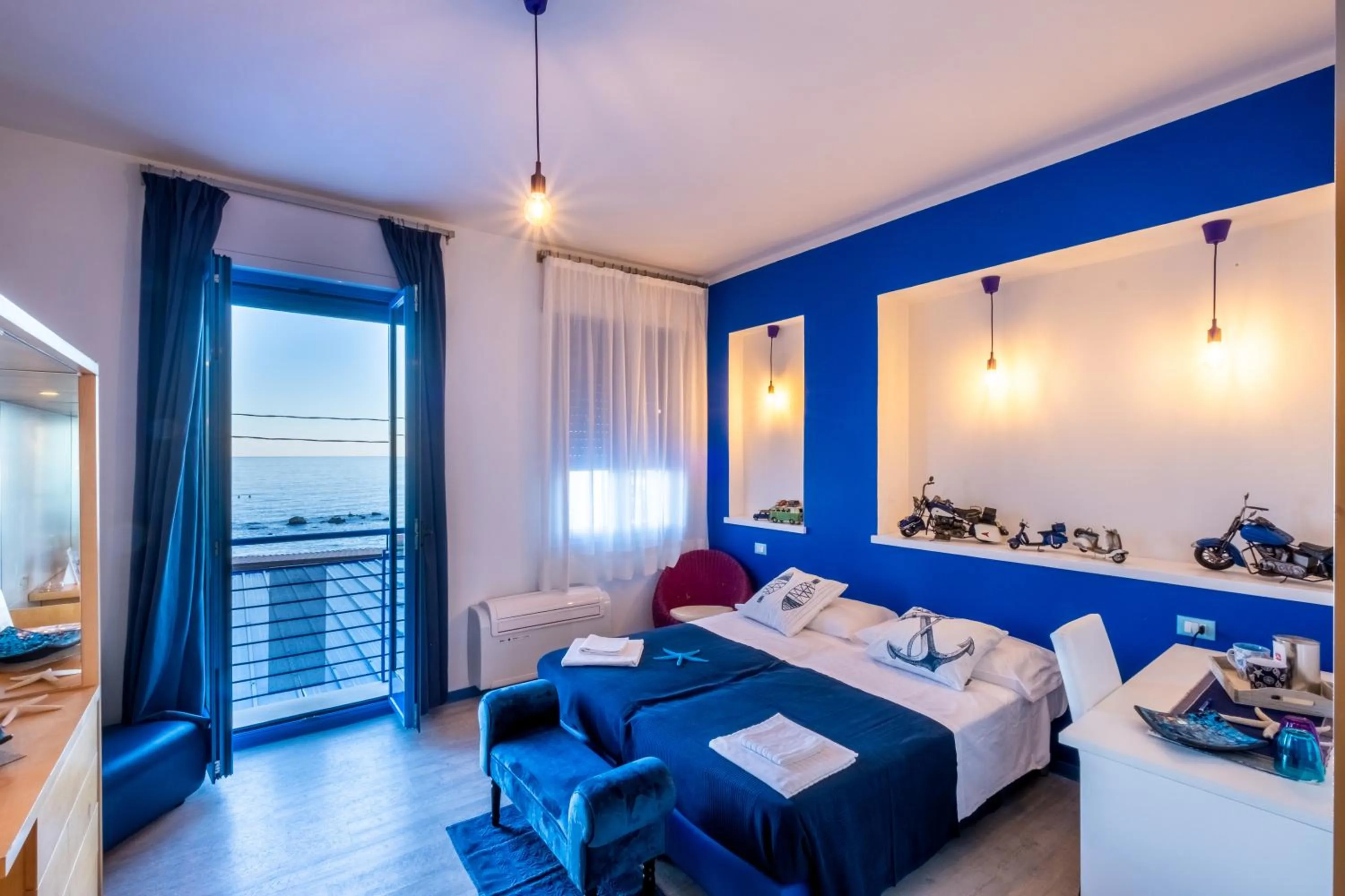 Bedroom, Bed in La Favorita Hotel