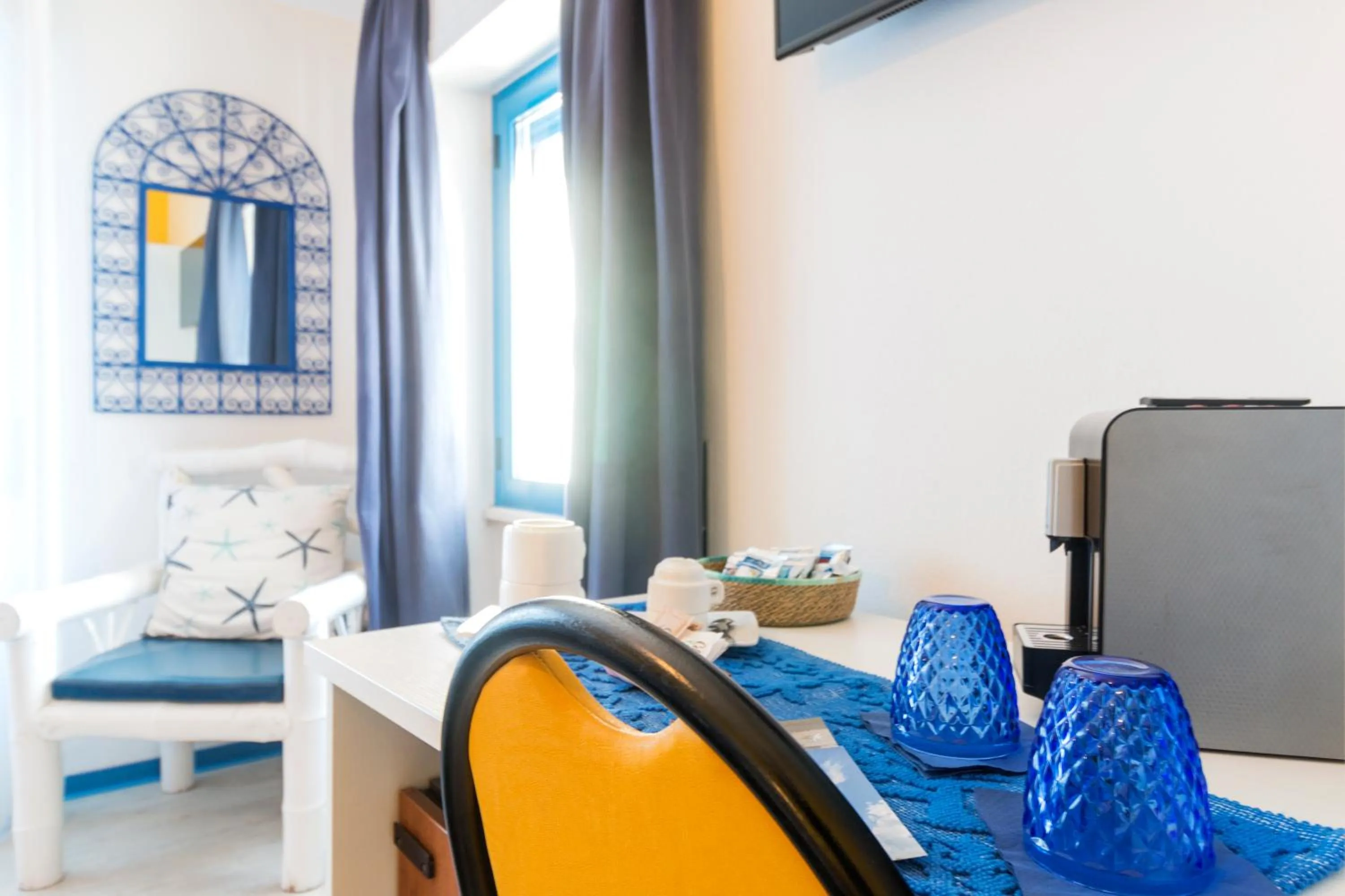 Coffee/tea facilities in La Favorita Hotel