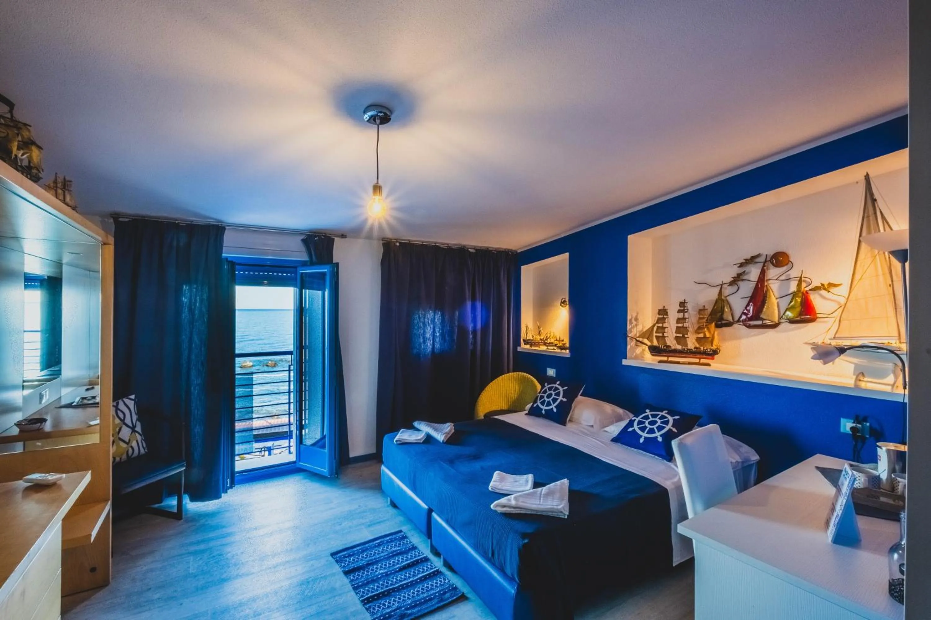 Photo of the whole room, Bed in La Favorita Hotel