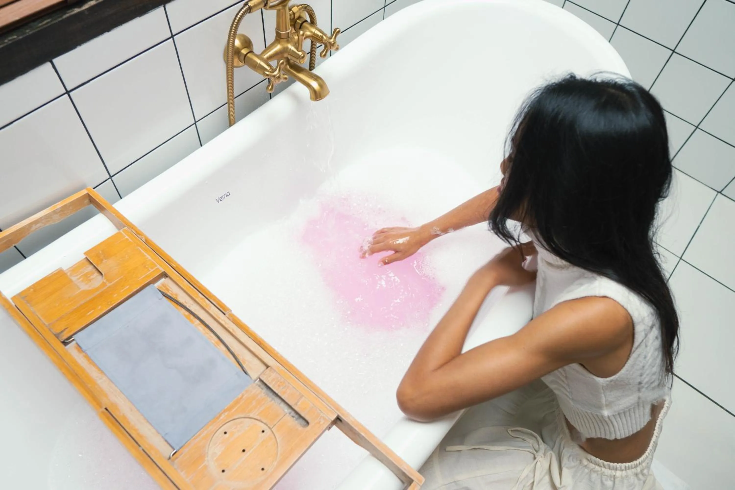 Bath in The Folkster House Chiangkhan