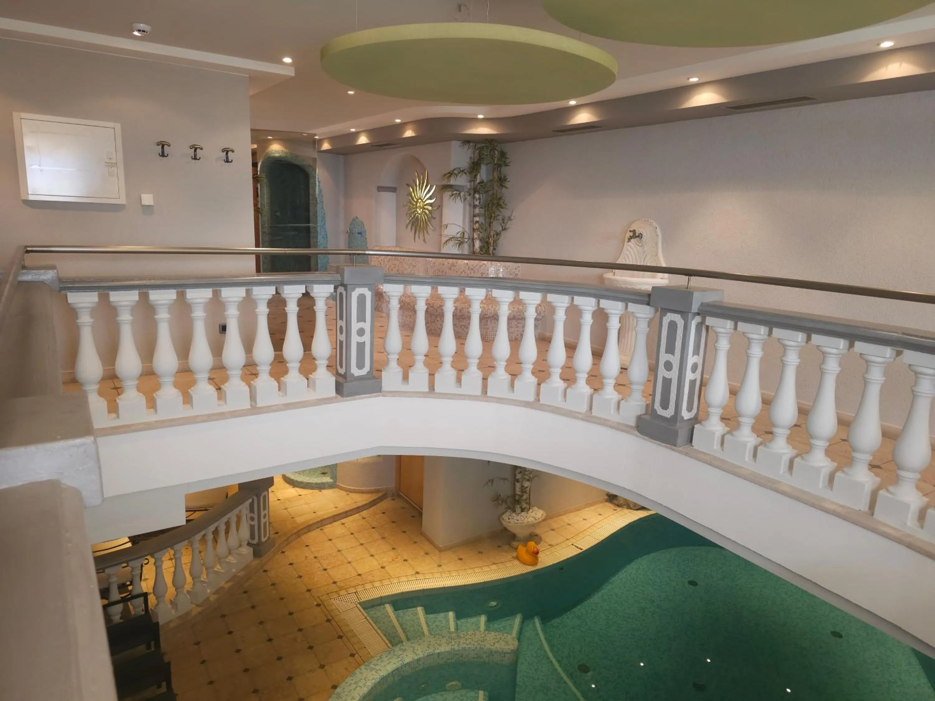 Pool view in Hotel Tonnerhof