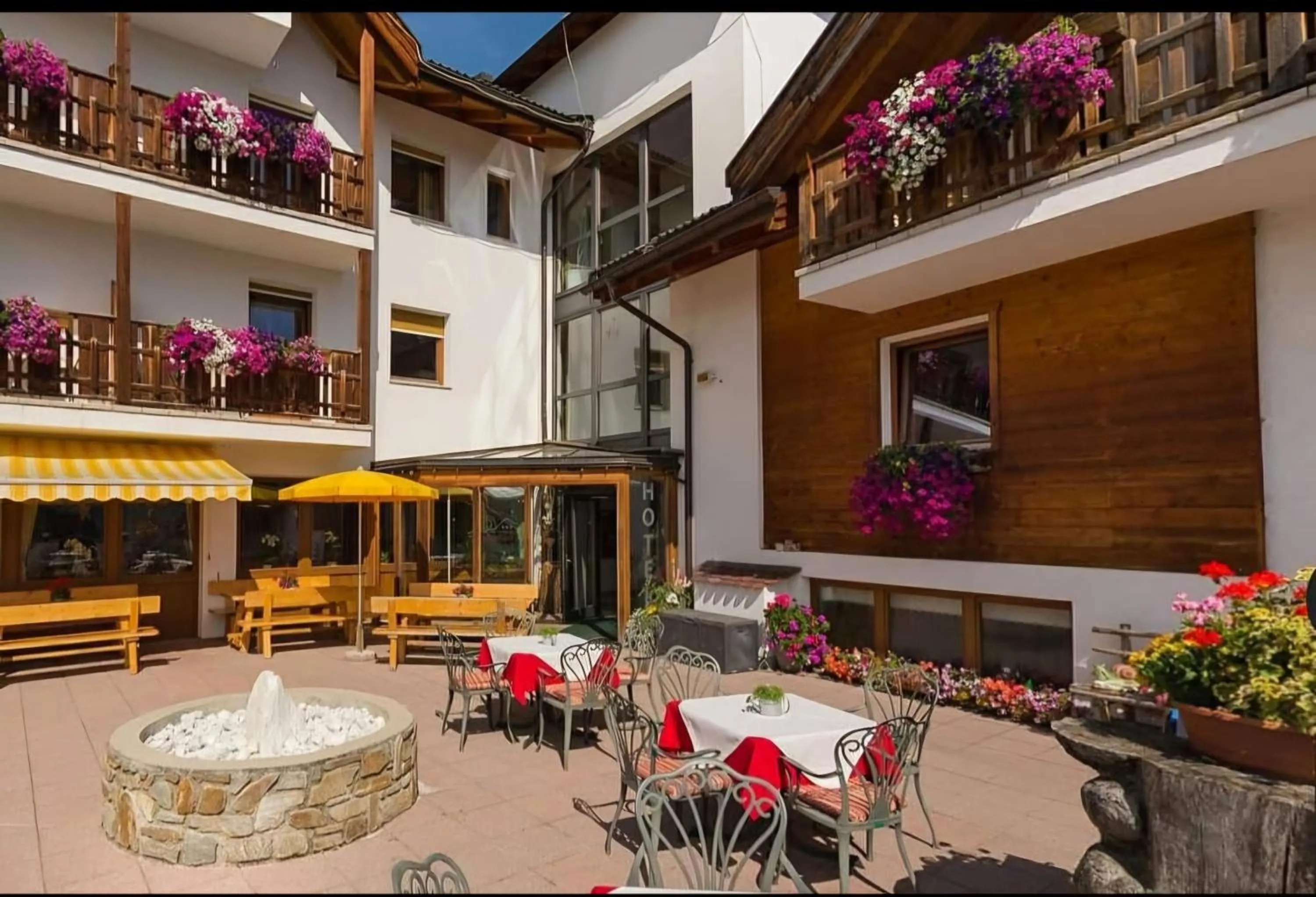 Patio in Hotel Tonnerhof