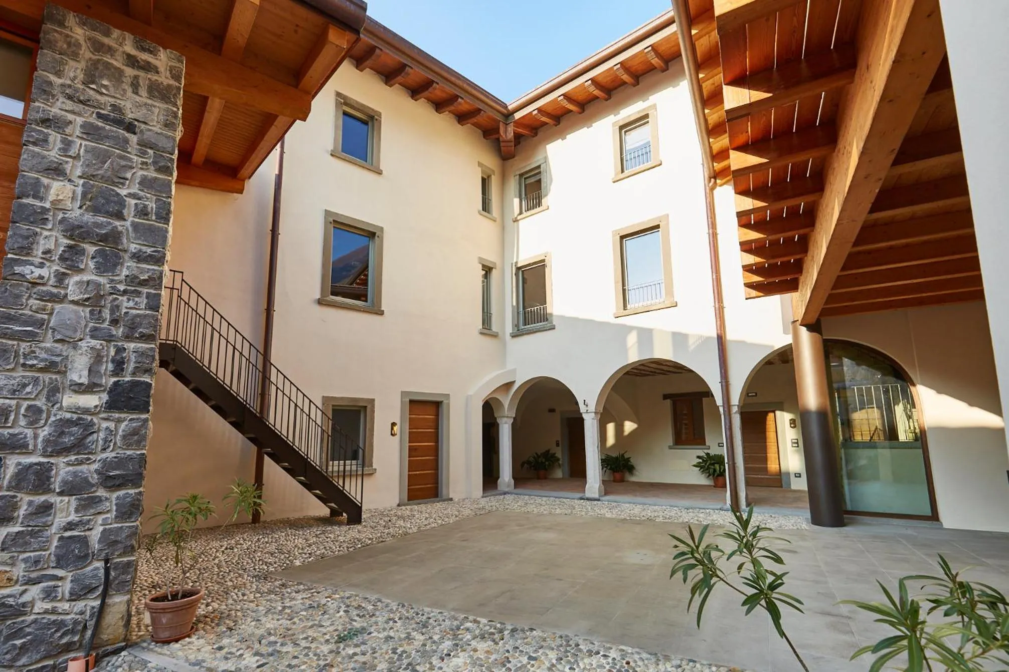 Facade/entrance in Palazzo Eleonora