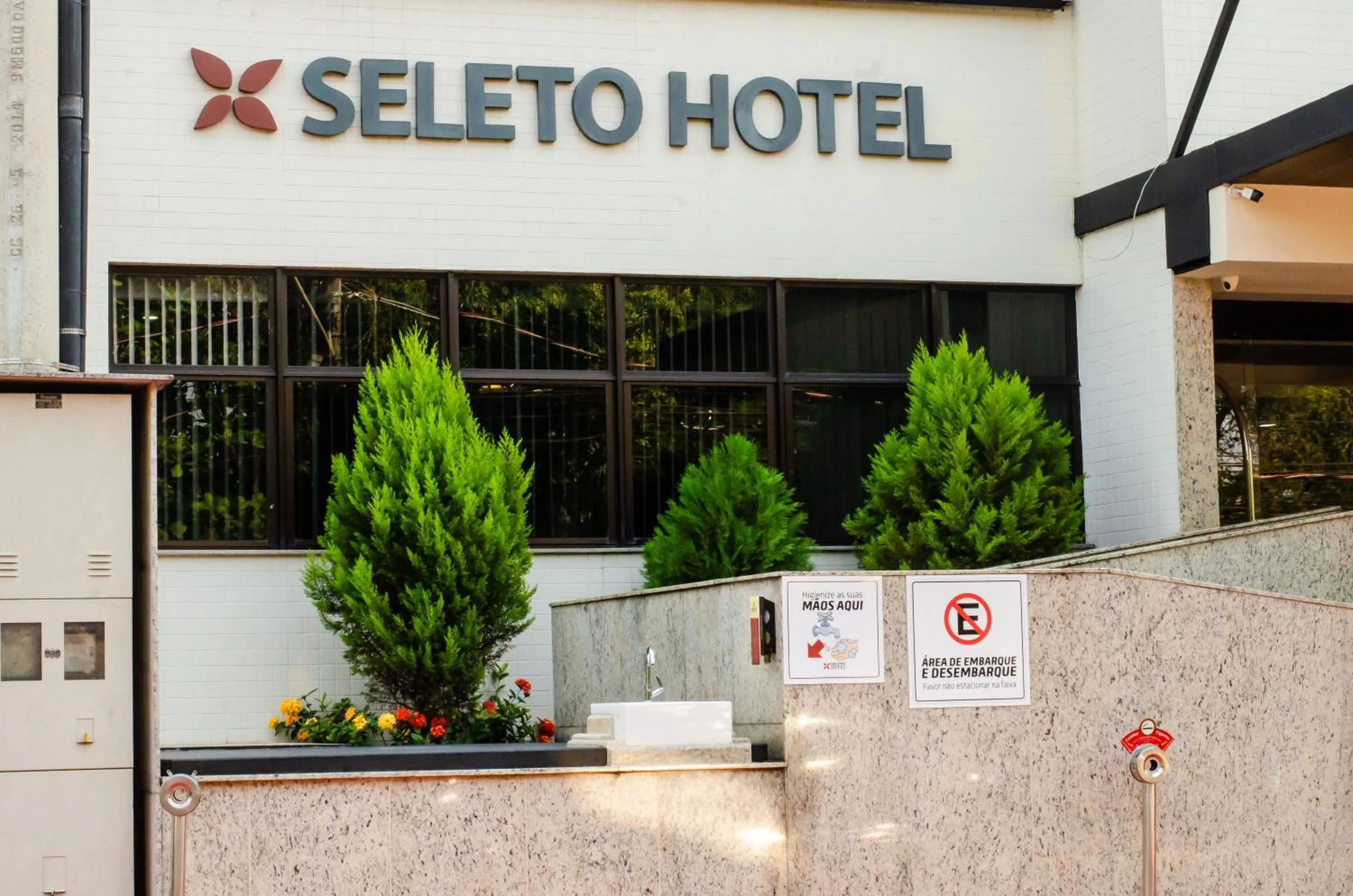 Property building in Seleto Hotel