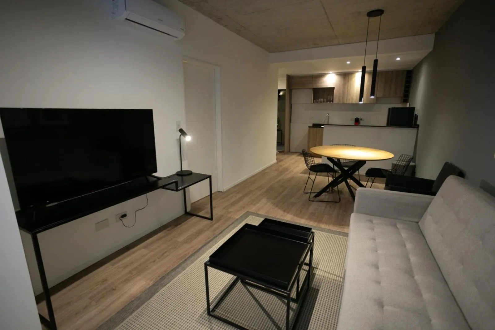 TV and multimedia in Howard Johnson Undici Republica de La Boca