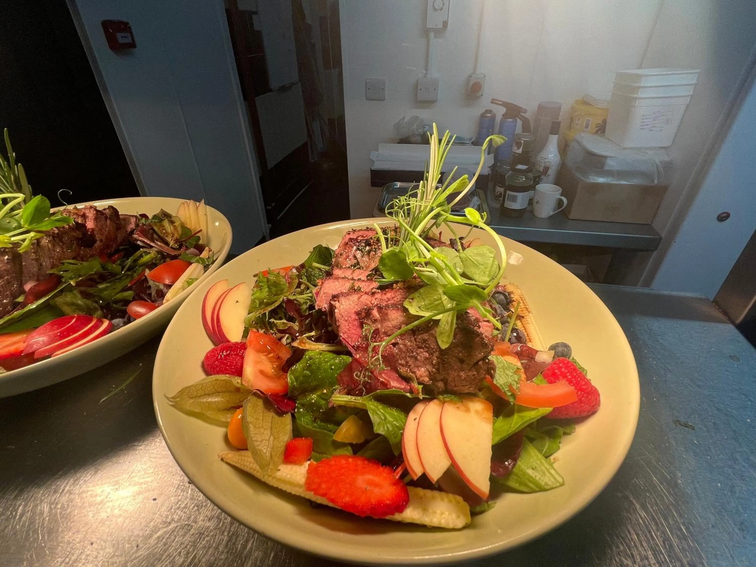 Restaurant/places to eat in Picton-House