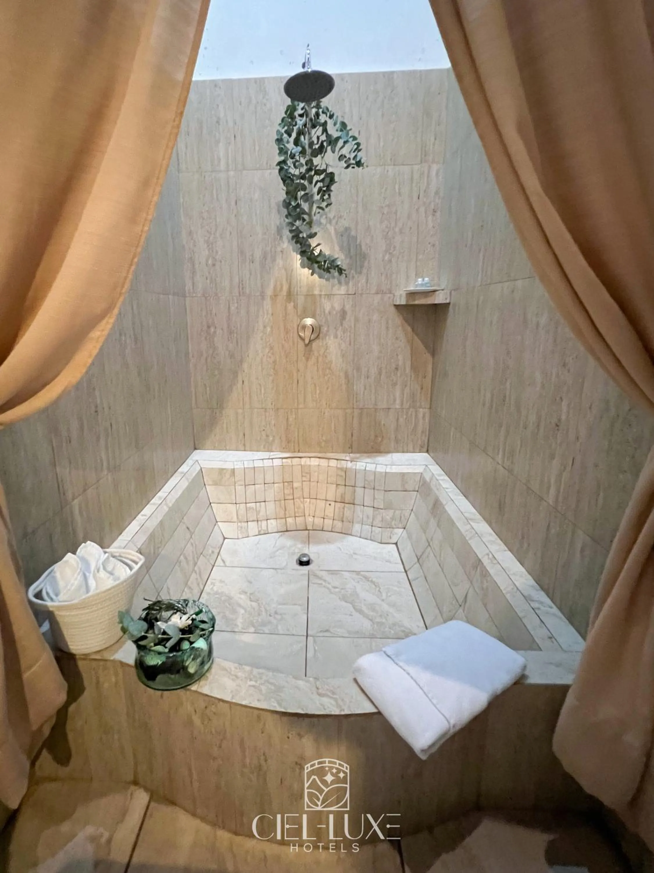 Shower in Ciel Luxe Hotels Antigua Guatemala