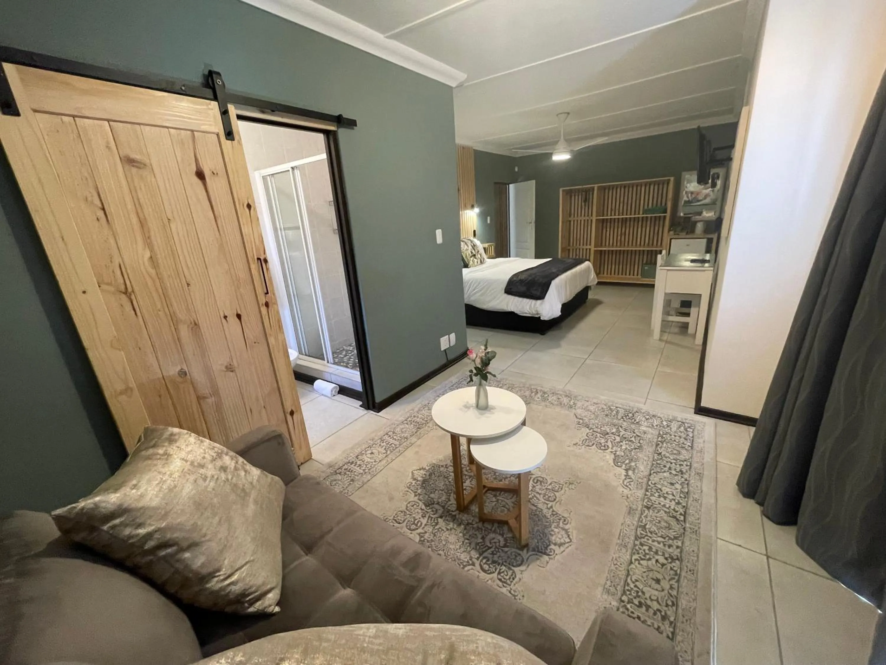 Photo of the whole room, Bed in Wilderness on Sea