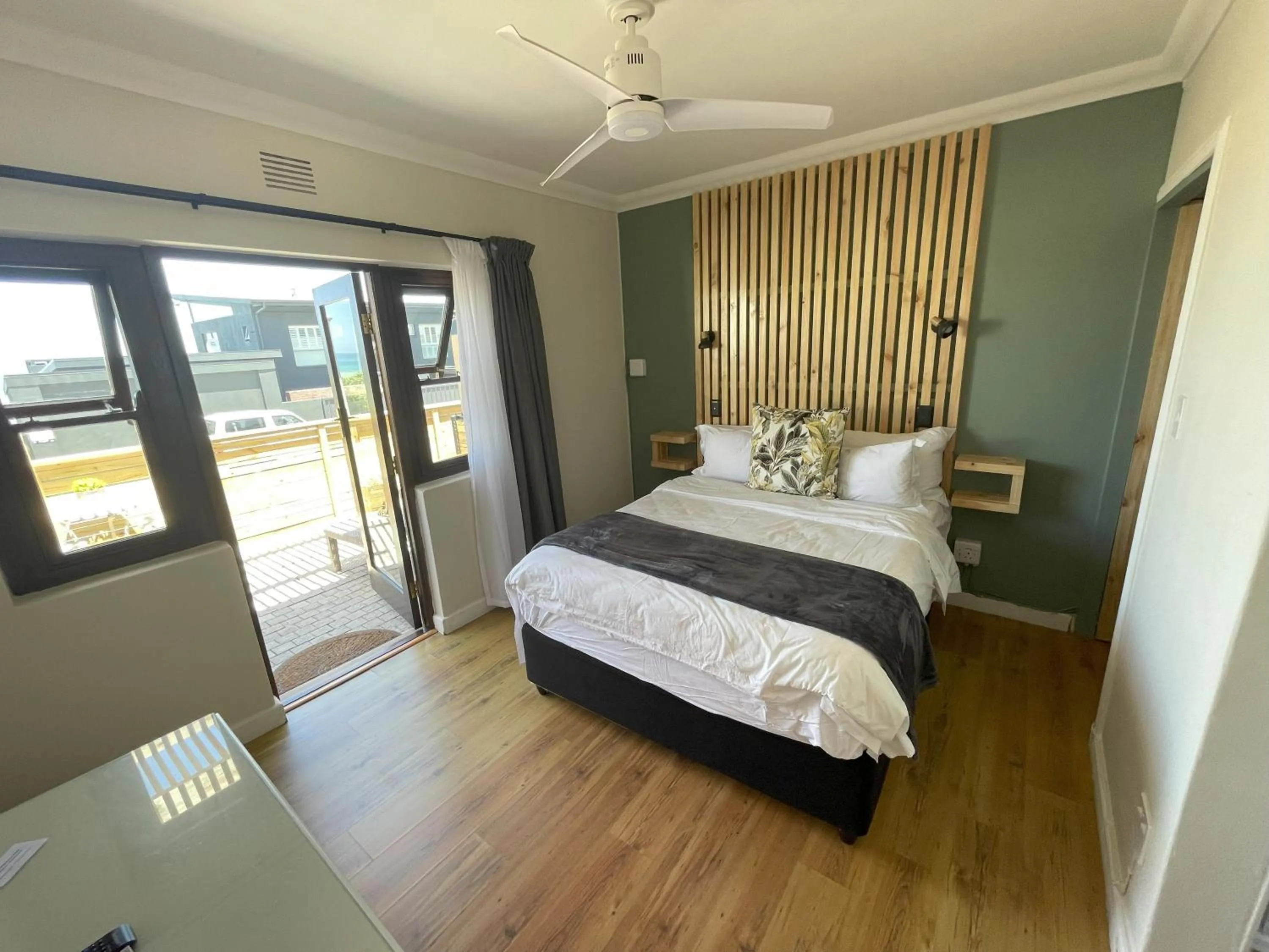 Photo of the whole room, Bed in Wilderness on Sea