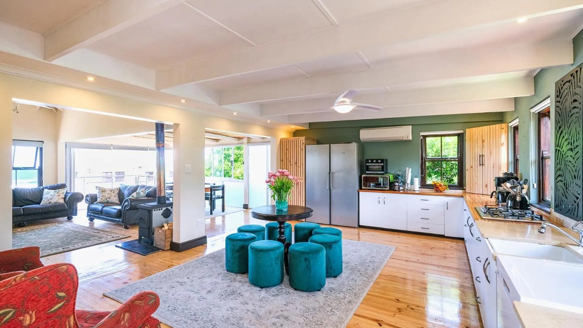 Kitchen or kitchenette in Wilderness on Sea