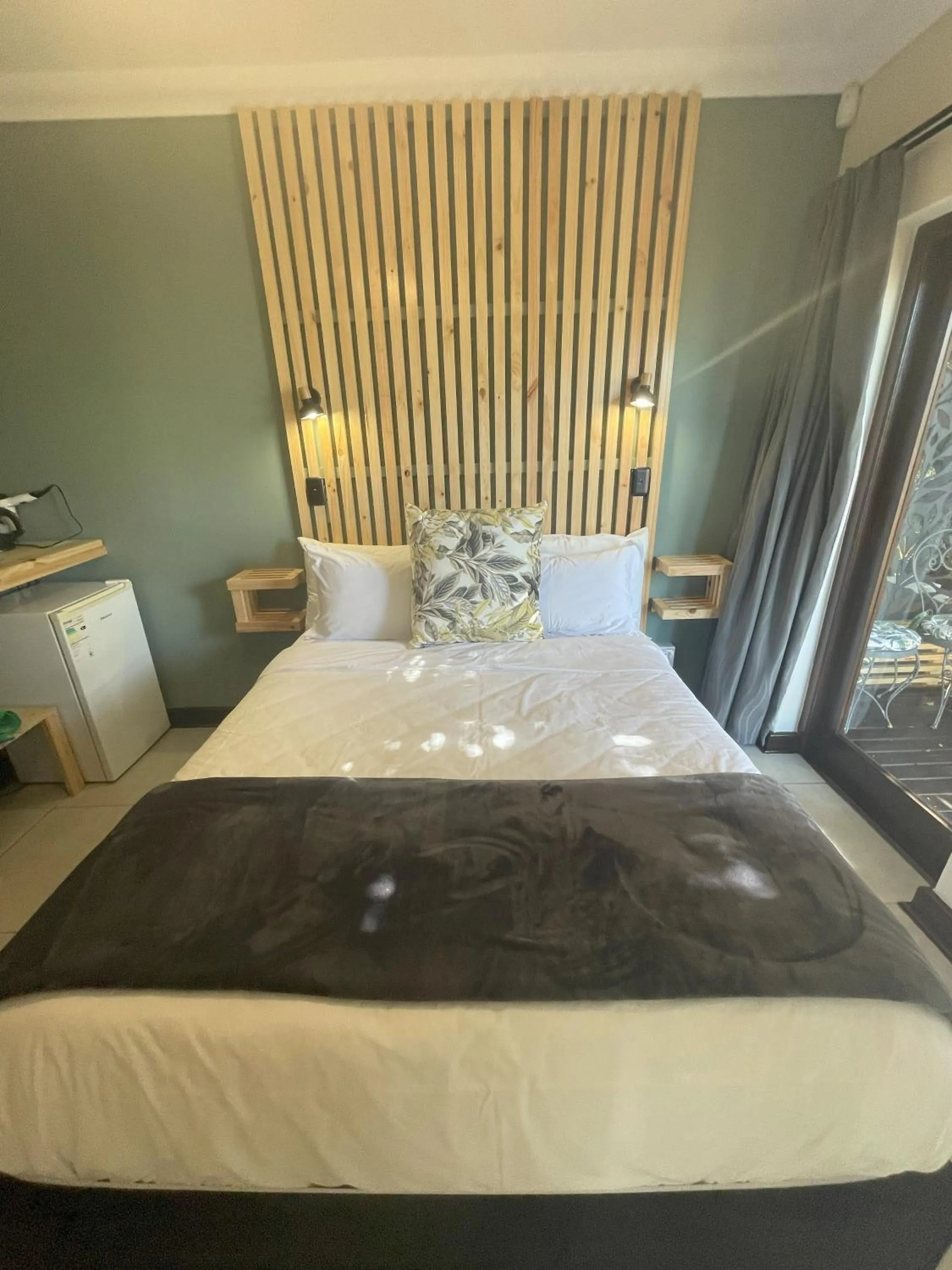 Bed in Wilderness on Sea