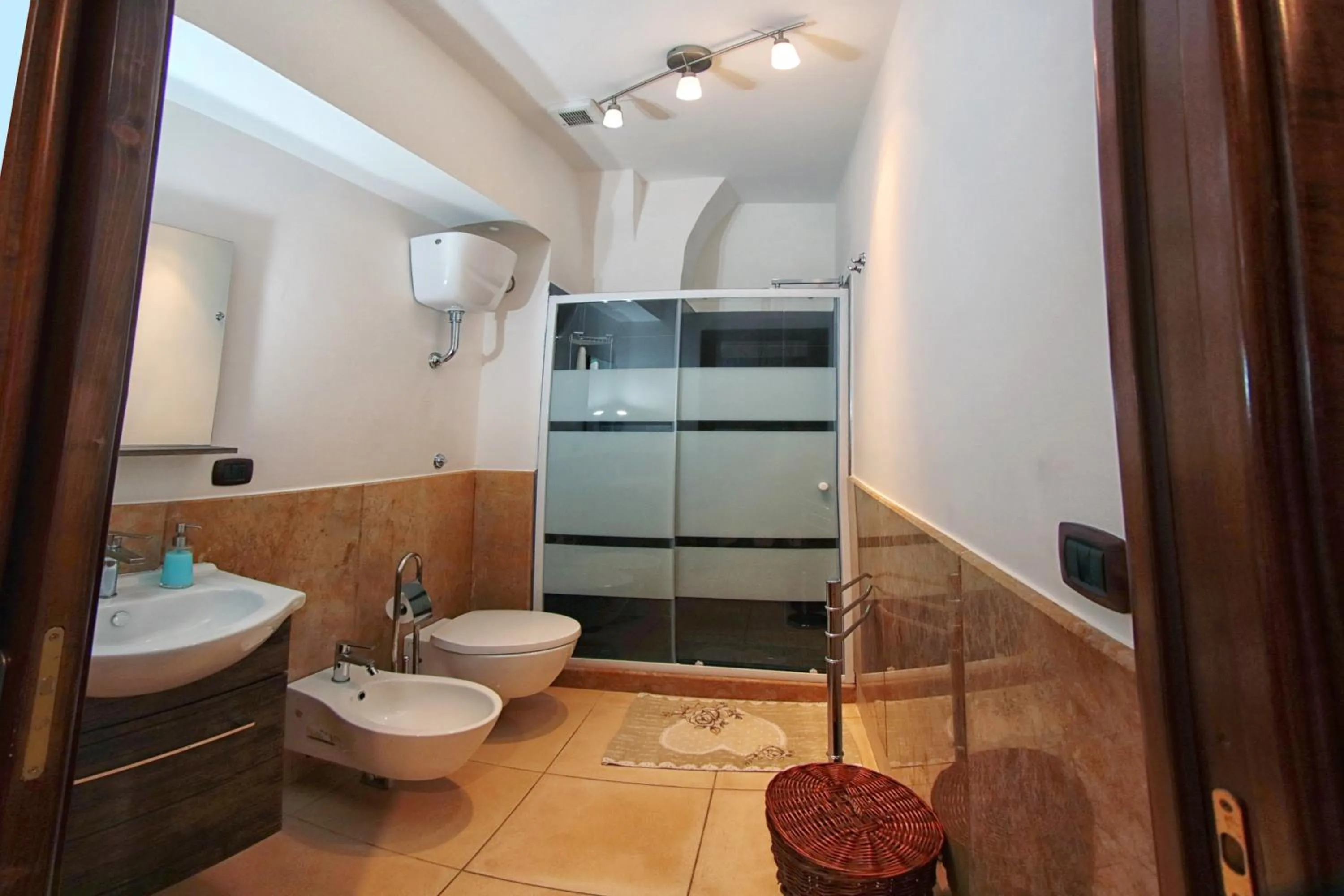Shower in Al Vecchio Cellaio Historical Guest House