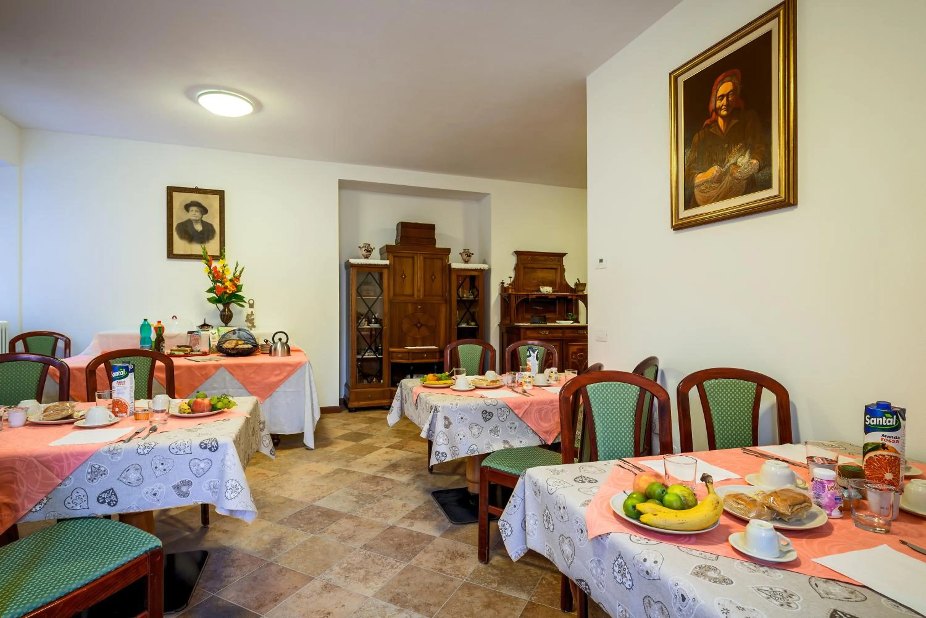 Food and drinks in B&B Ca Tunin